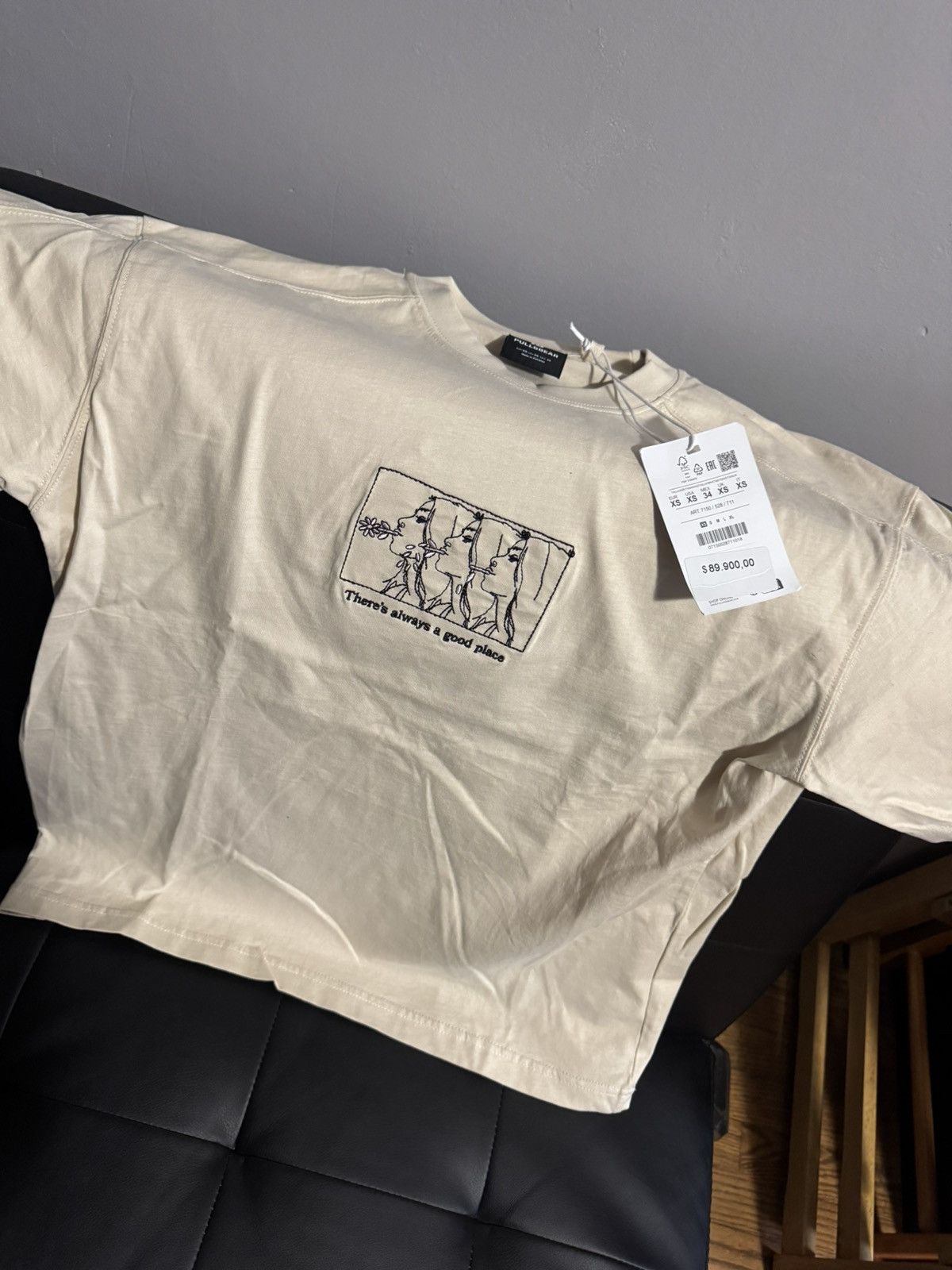 Pull & Bear Pull and bear unworn oversized T Size US XS / EU 42 / 0 - 2 Thumbnail
