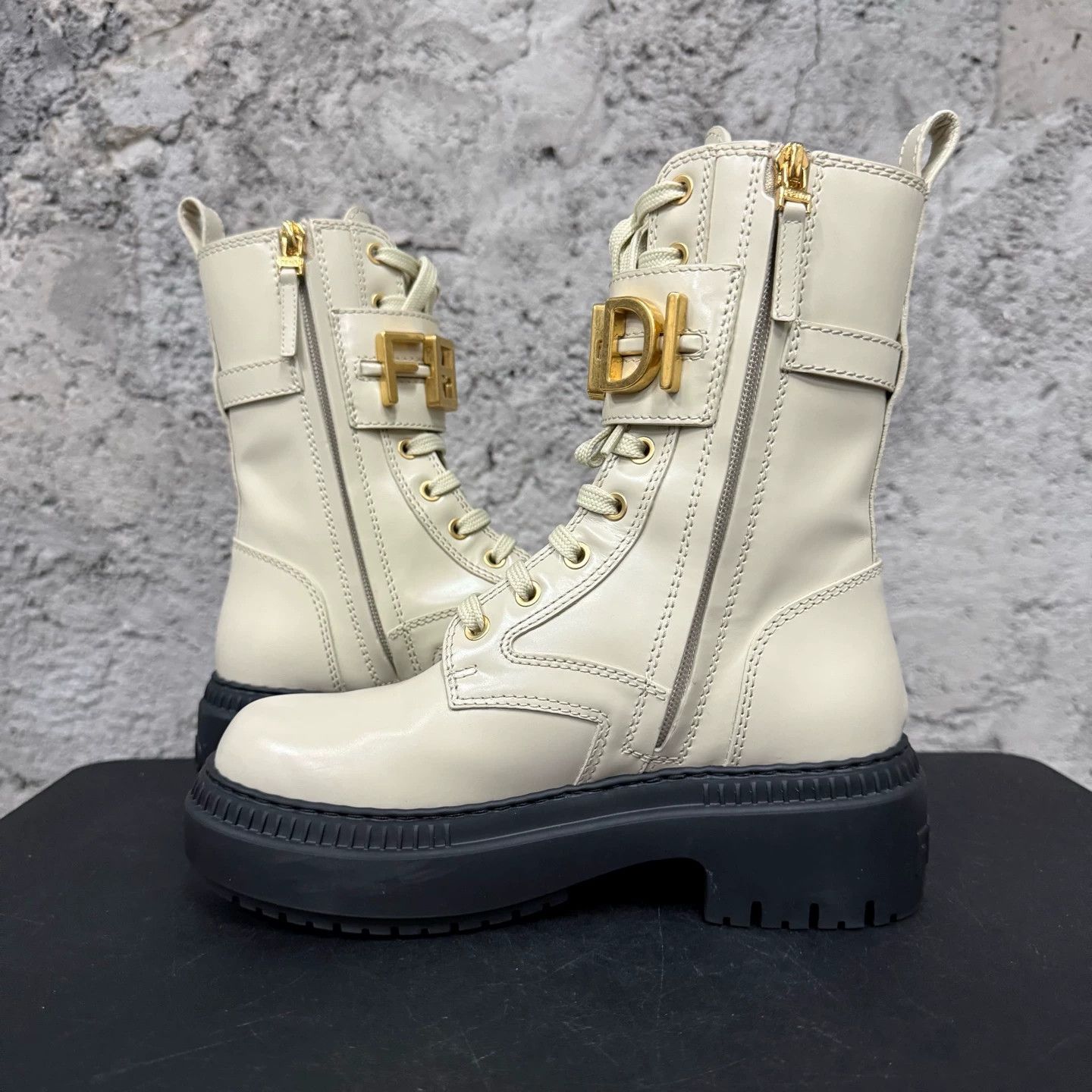 Fendi Fendi boots women's 35 Size US 4 / IT 34 - 5 Thumbnail