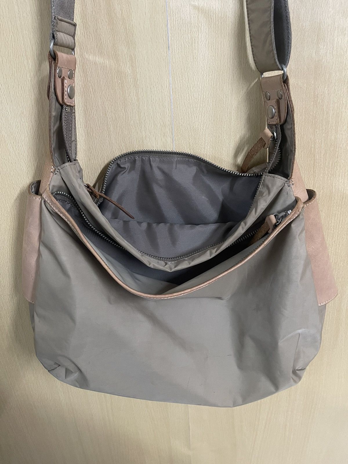 Y's × Yohji Yamamoto Yohji Yamamoto Sling Messenger Bag Nylon with Leather Trim Size ONE SIZE - 15 Thumbnail
