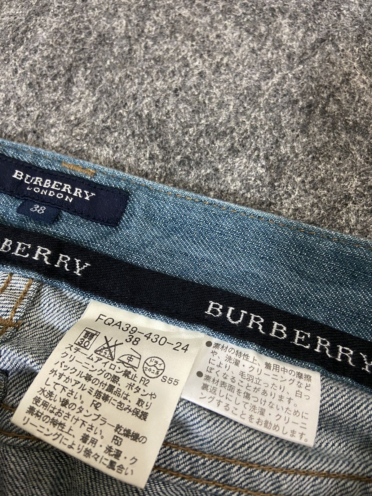 Burberry × Vintage Vintage Y2K burberry london denim pants Size 26" / US 2 / IT 38 - 8 Thumbnail