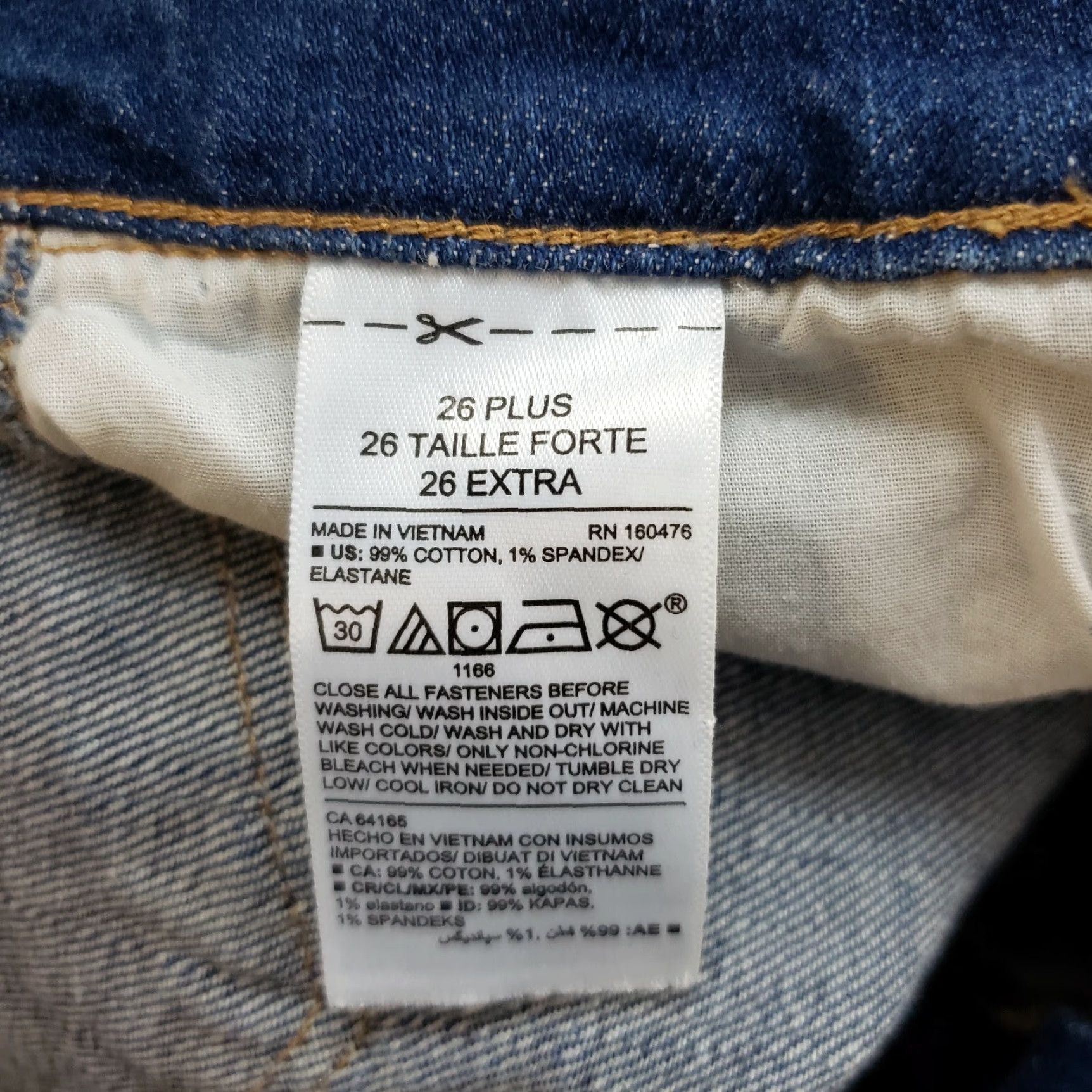 Old Navy Old Navy Womens Boyfriend Denim Short Sz 26 Blue Distressed High Rise Jeans Short | Denim | Button Zip? (Note: Avoid adding punctuation not in title) Size 26" / US 2 / IT 38 - 3 Thumbnail
