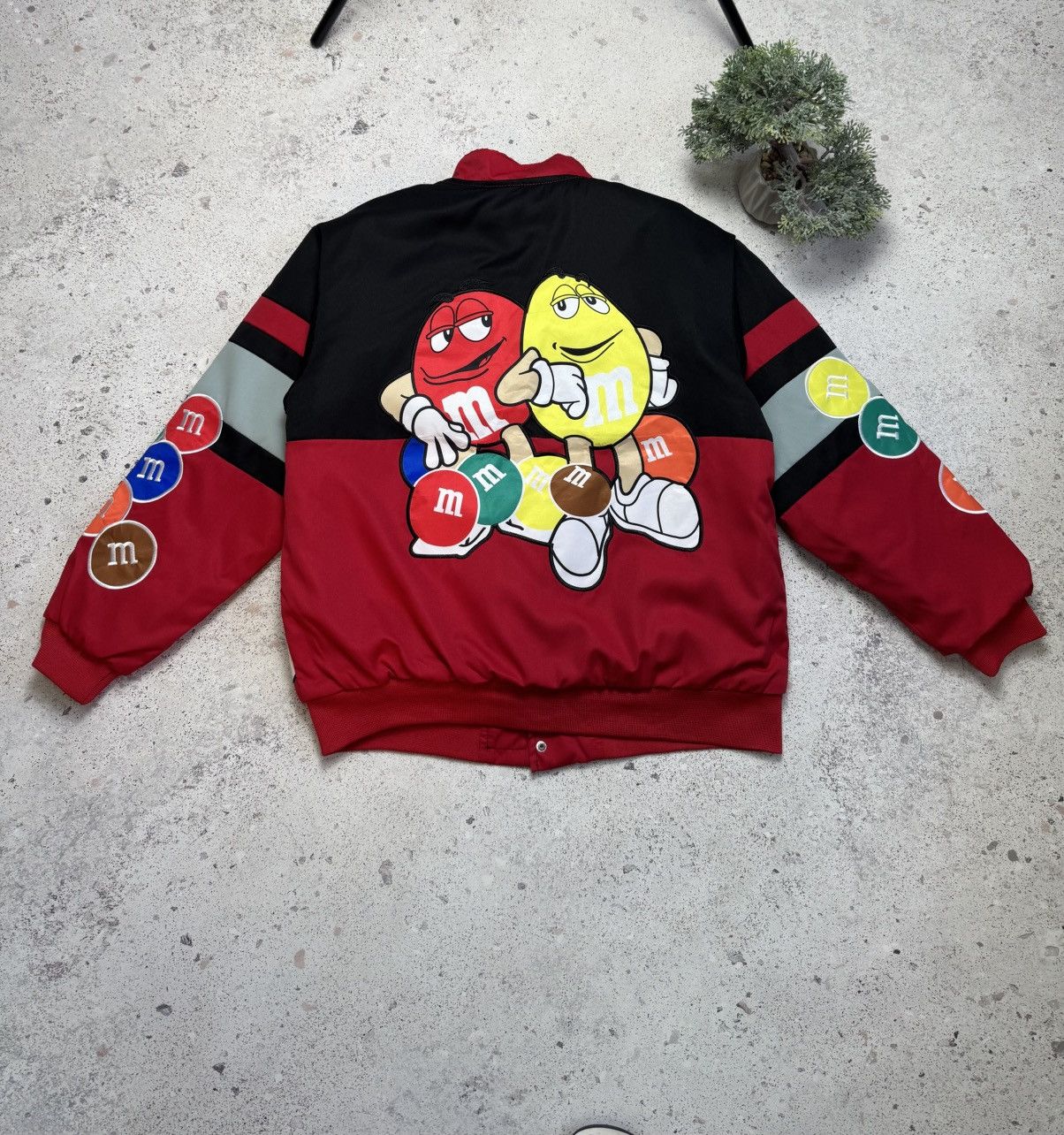 NASCAR M&M’s Bomber Light Jacket Red MMS Racing Red Unisex M F1 Size US M / EU 48-50 / 2 - 7 Thumbnail