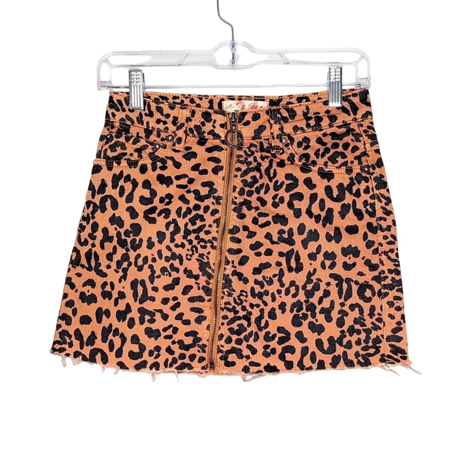 Free People Free People Zip It Up Animal Print Denim Mini Skirt Raw Hem Size 24" / US 00 / IT 34 - 1 Thumbnail
