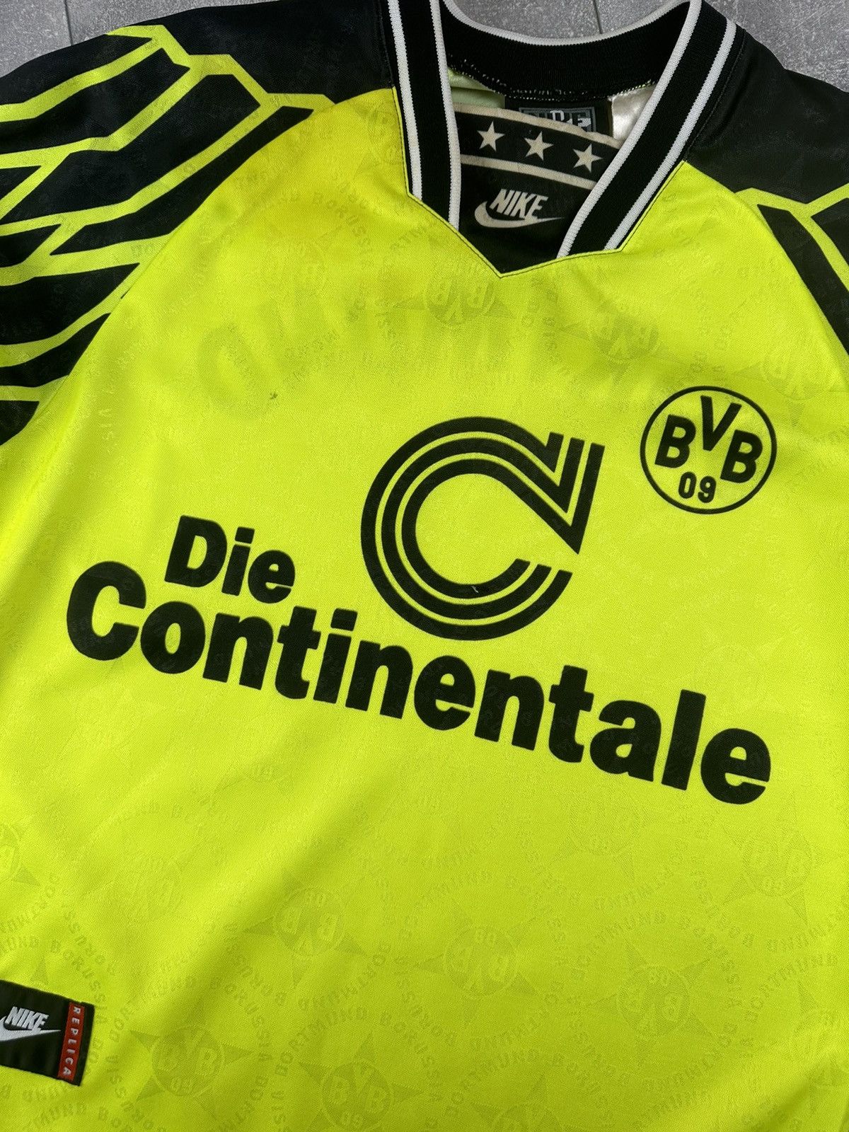 Nike Nike Borussia Dortmund 1994/95 Home Soccer Football Jersey Size US S / EU 44-46 / 1 - 3 Thumbnail