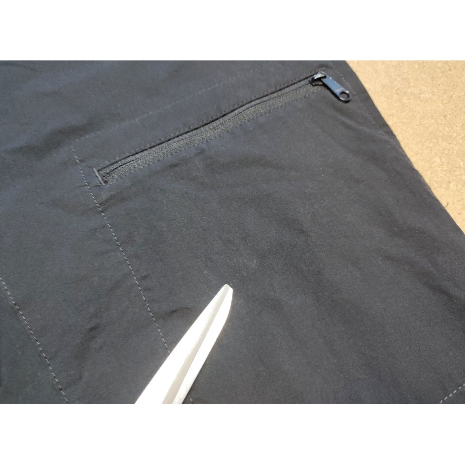 Vintage Bergans UTNE Hiking Shorts Womens Size S Outdoor Black Pockets Zip Small Size 28" / US 6 / IT 42 - 4 Thumbnail