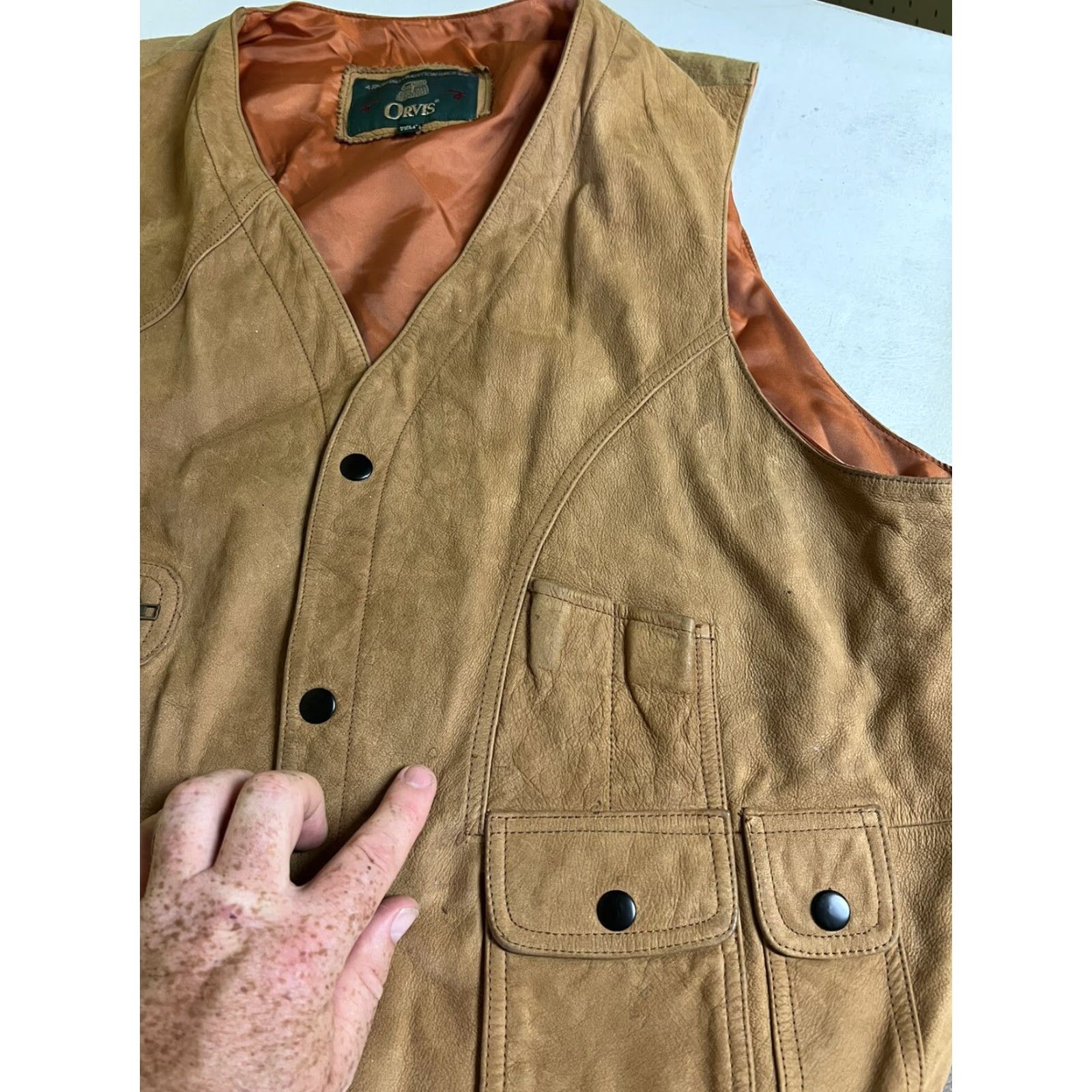 Orvis VINTAGE Orvis Suede Leather Vest Tan Short Snap Vest Pockets Men Sz Large Regular Fit Size US L / EU 52-54 / 3 - 3 Thumbnail