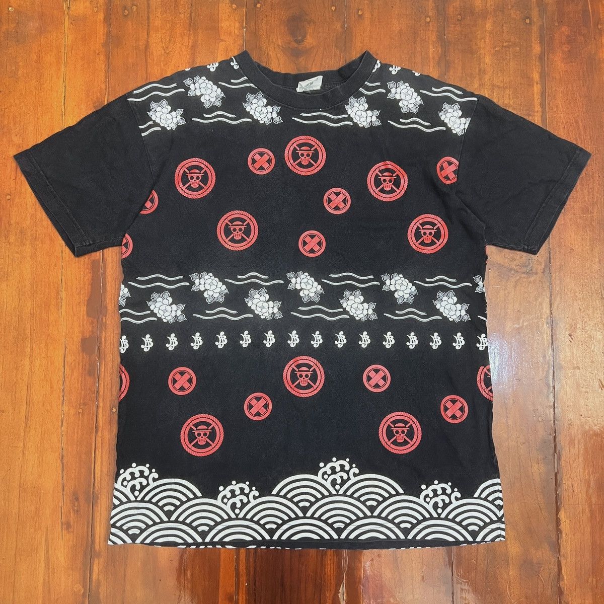 One Piece Anime One Piece Logo Art Tee Size US XL / EU 56 / 4 - 1 Thumbnail