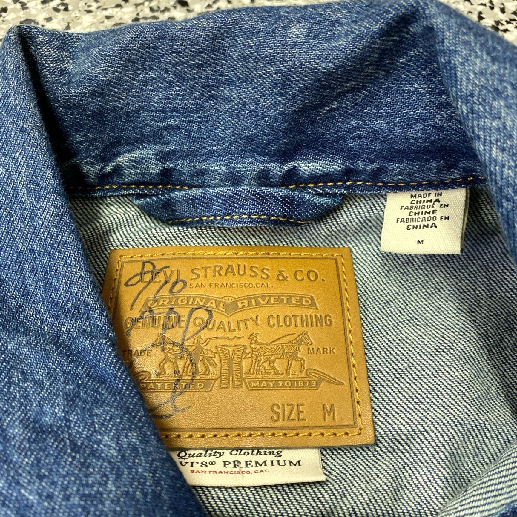Levi's Levi's Trucker Jacket Denim Sample Stock M Medium Blue Jean Jacket Men Mens Size US M / EU 48-50 / 2 - 2 Thumbnail