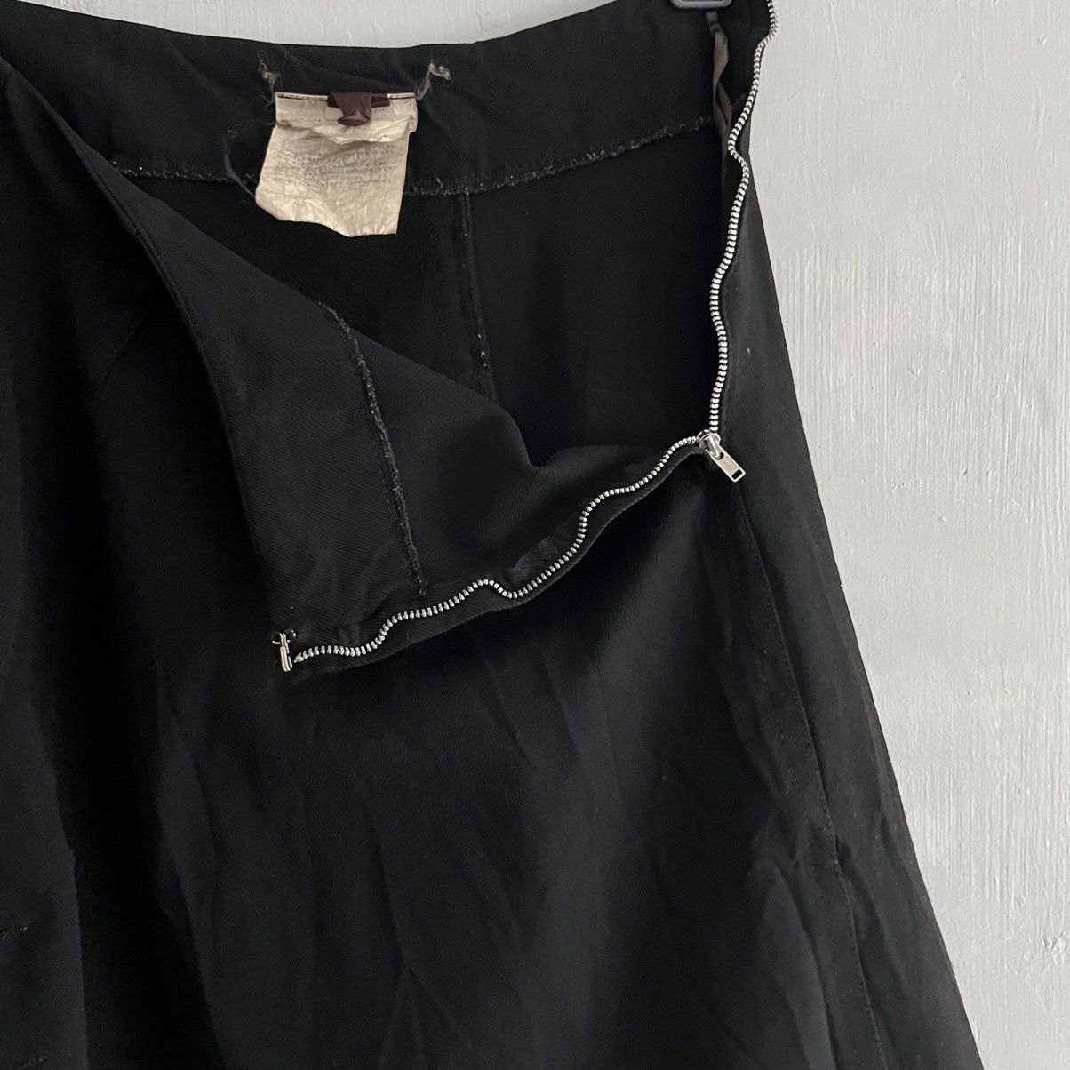 Comme des Garcons AD2009 Comme Des Garcons Asymetrical Midi Skirt Size 26" / US 2 / IT 38 - 9 Thumbnail