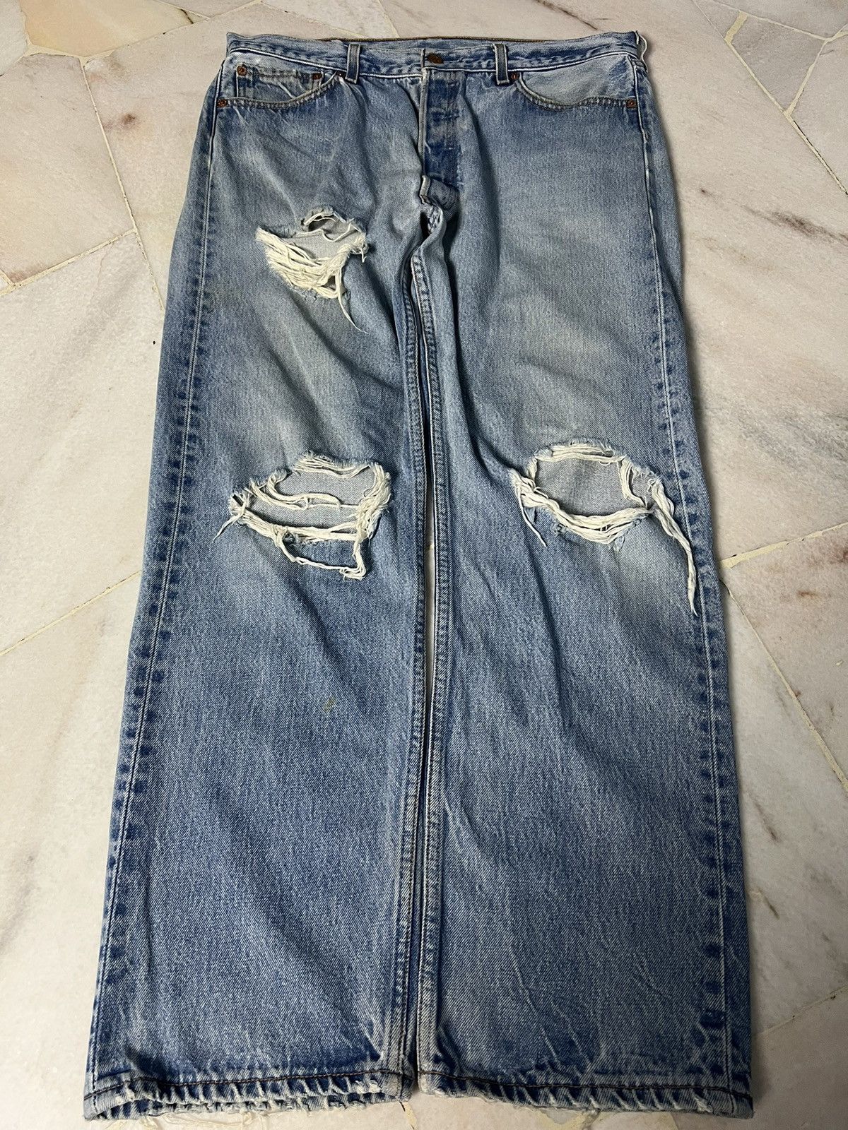 Levi's 💥LIMITED EDITION💥VINTAGE 90’S LEVIS 501XX DISTRESSED JEANS Size US 34 / EU 50 - 1 Thumbnail