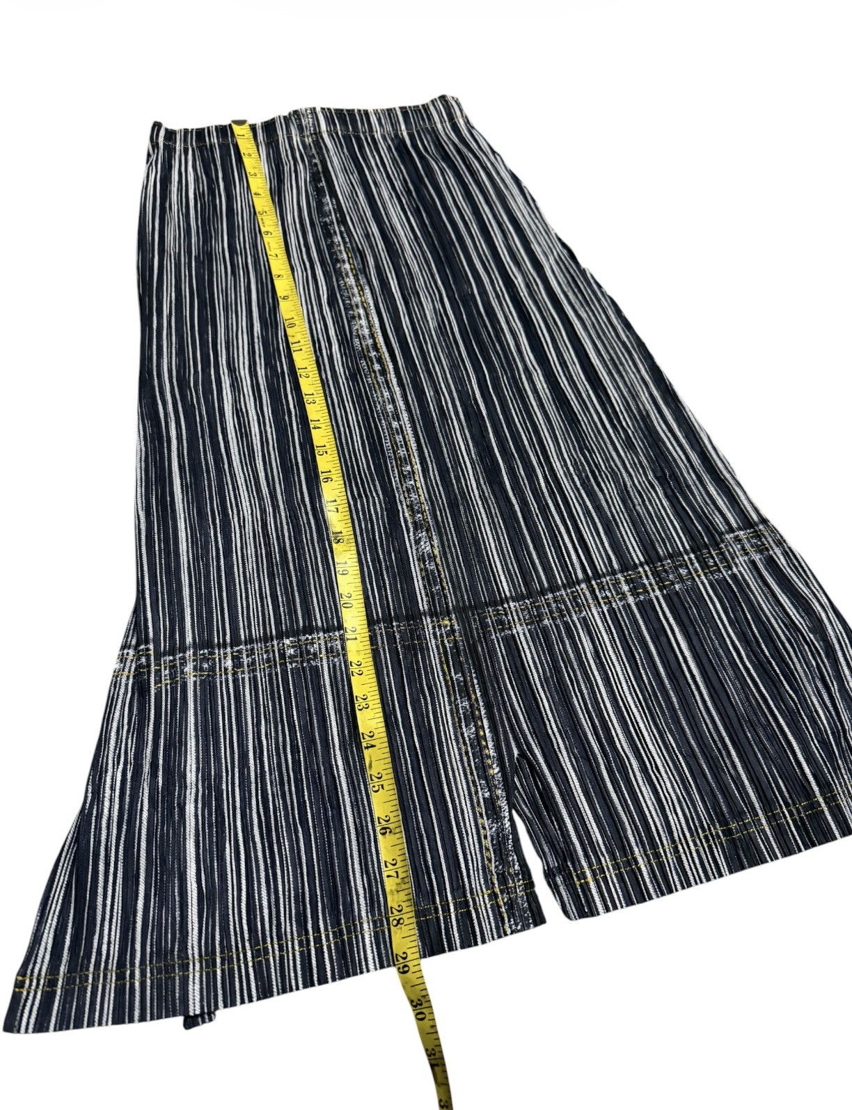 Pleats Please Issey Miyake Pleats Please Issey Miyake Skirt Denim Prints Size 28" / US 6 / IT 42 - 6 Thumbnail