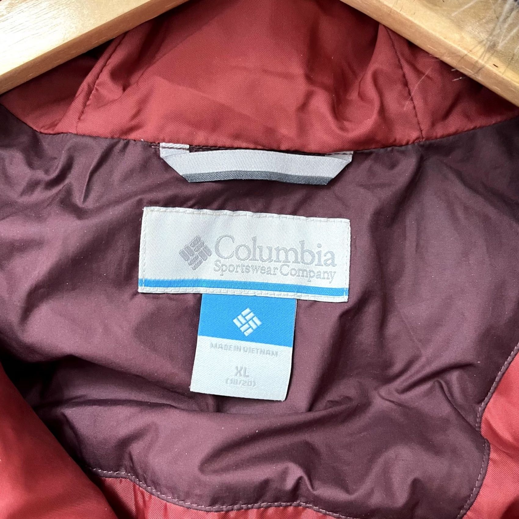 Vintage Columbia Womens Puffer Jacket XL Burgundy Fur Hooded Synthetic Insulation Size XL / US 12-14 / IT 48-50 - 5 Thumbnail