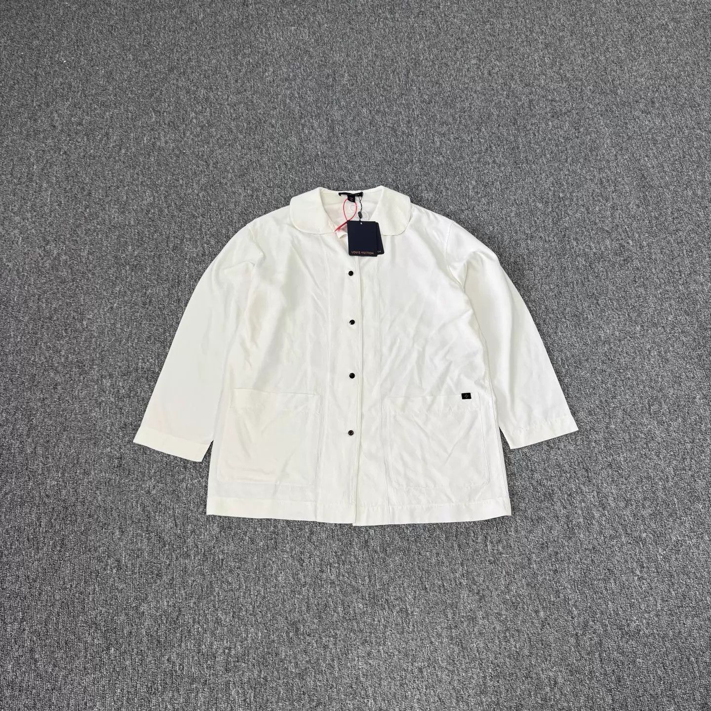 Louis Vuitton Louis Vuitton White Shirt 34 Size XS / US 0-2 / IT 36-38 - 1 Thumbnail