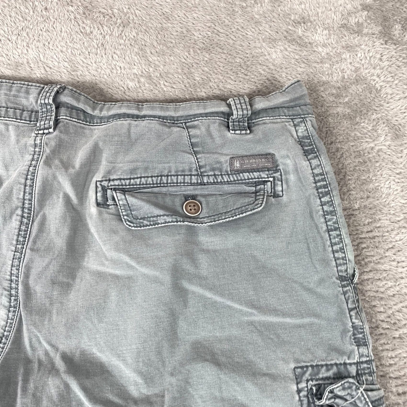 Vintage GH Bass Cargo Shorts Mens 34 Gray Cotton Blend Utility Pockets Hiking Outdoor Size US 34 / EU 50 - 6 Thumbnail