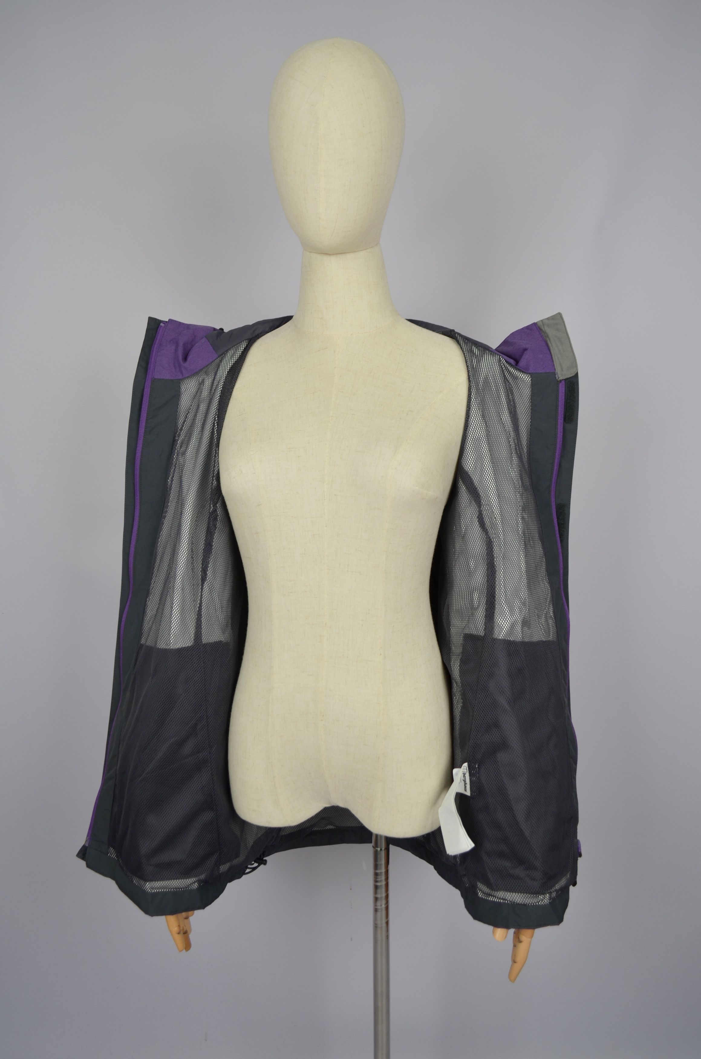 Berghaus Berghaus Hydroshell Hooded Jacket Pruple Size Large Hiking Size L / US 10 / IT 46 - 7 Thumbnail