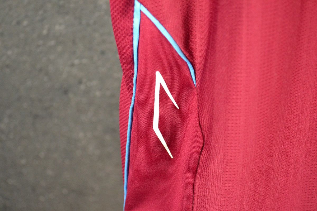 Umbro × Vintage West Ham United 2008 Home Football Shirt Umbro Soccer Jersey Size US XL / EU 56 / 4 - 8 Thumbnail
