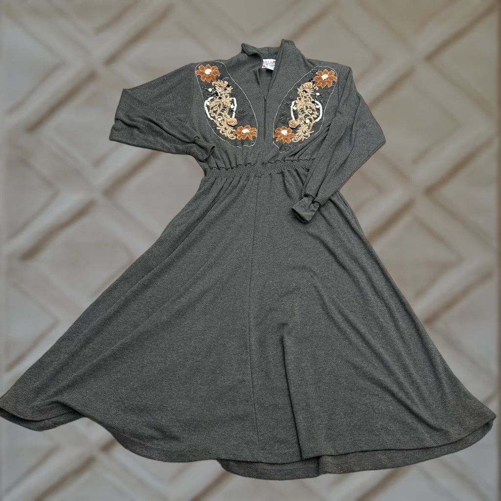 Vintage VINTAGE Lacy Afternoon Womens Dress Maxi Gray 1/2 Zip Embroidered Beaded Small Size S / US 4 / IT 40 - 1 Thumbnail