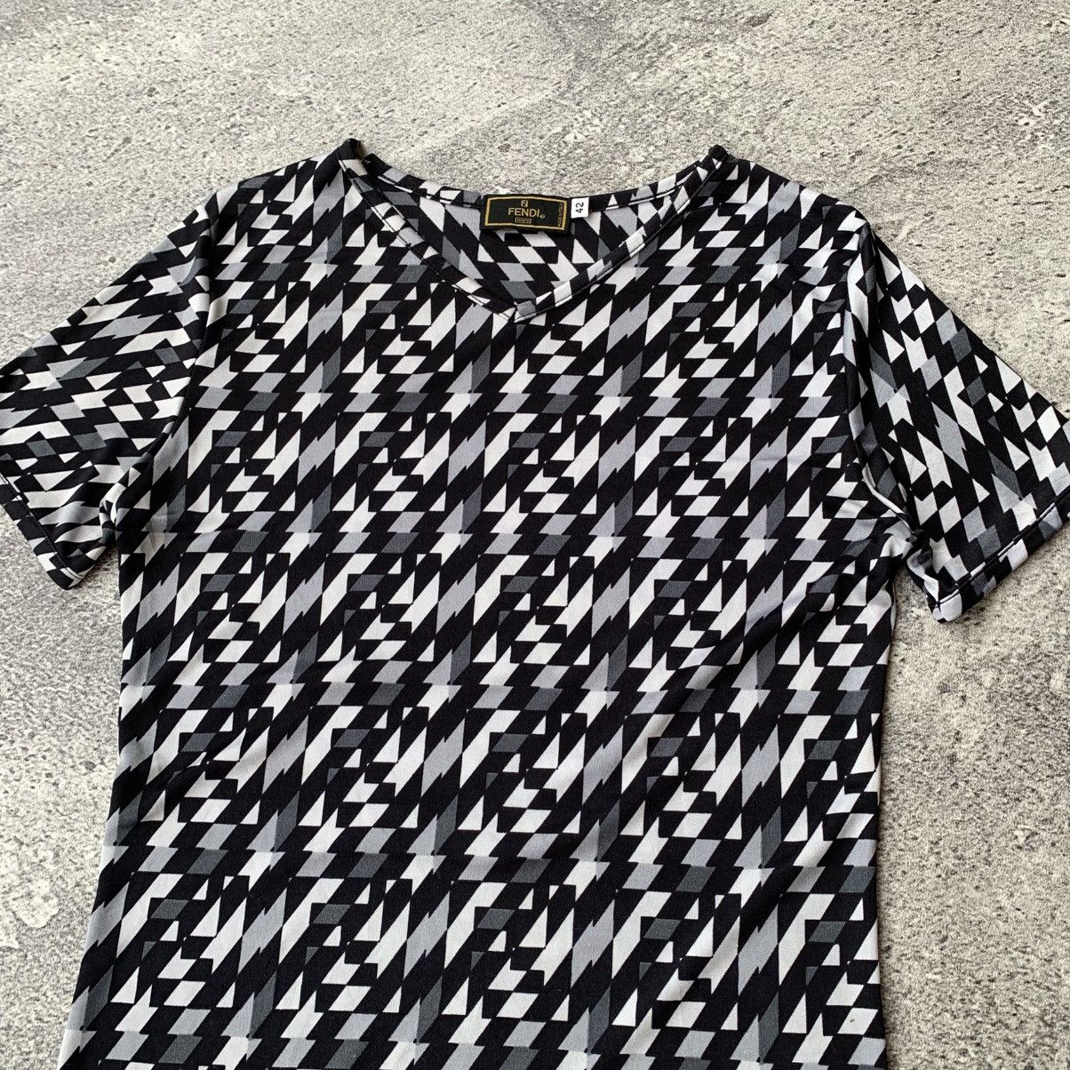 Fendi Vintage Fendi monogram Tee Size S / US 4 / IT 40 - 2 Thumbnail