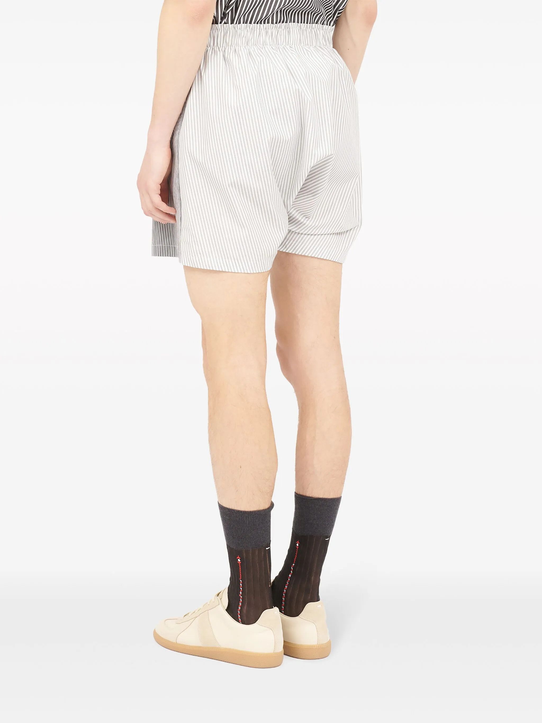 Maison Margiela oc11z0925 Stripe Print Elastic Waist Short in White/Black Size US 34 / EU 50 - 4 Thumbnail