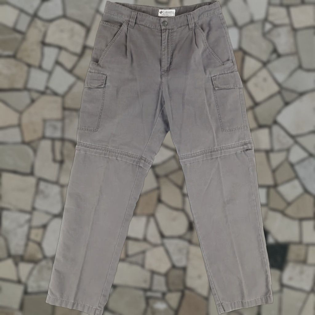 Vintage Columbia Khaki Hiking Cargo Pants Gray Men's 30 Cargo Pants Relaxed Fit Cotton Convert Inseam 30 Size US 30 / EU 46 - 1 Thumbnail