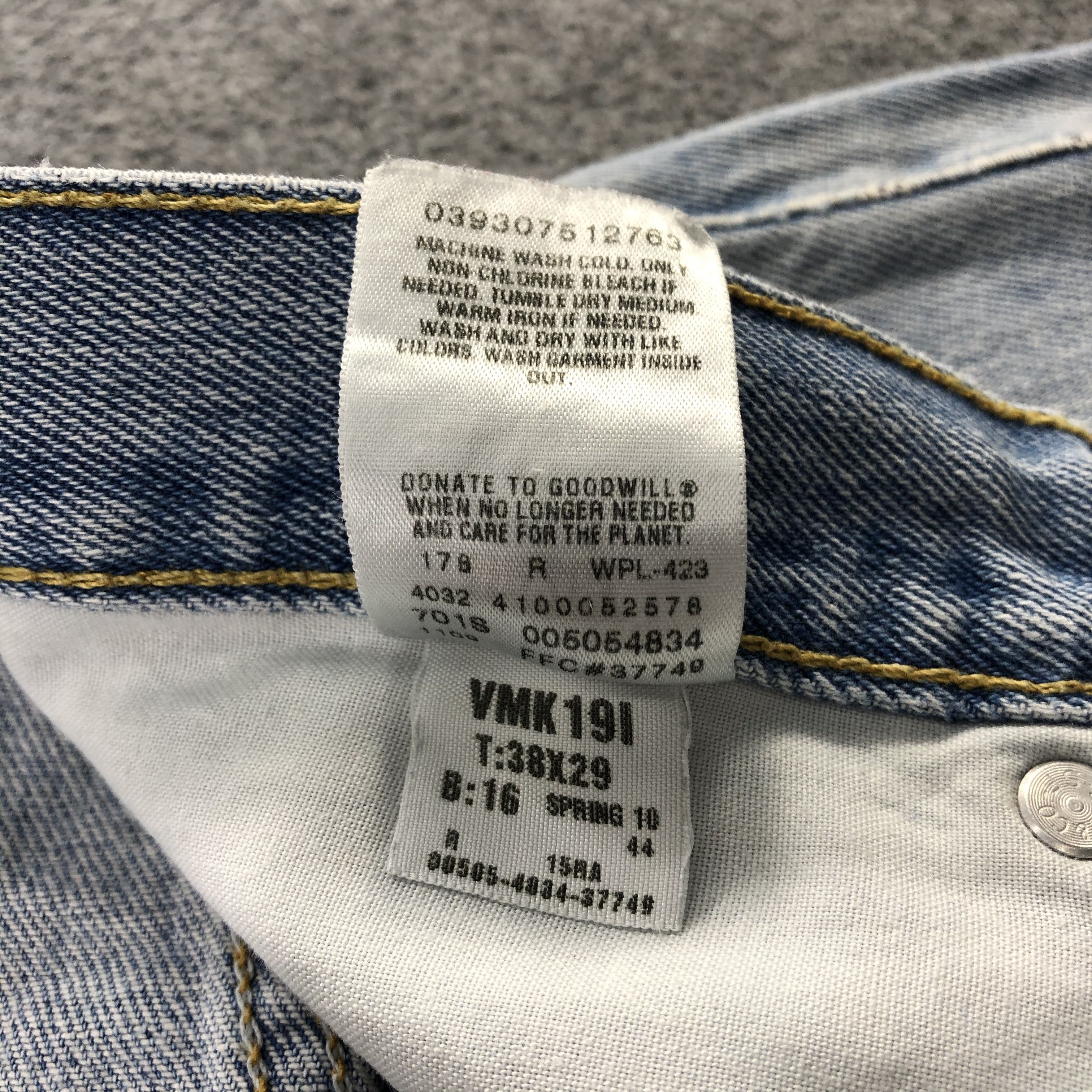 Levi's × Vintage Vintage Light Wash Levis 505 Jeans-JM1944 Size US 39 - 11 Thumbnail