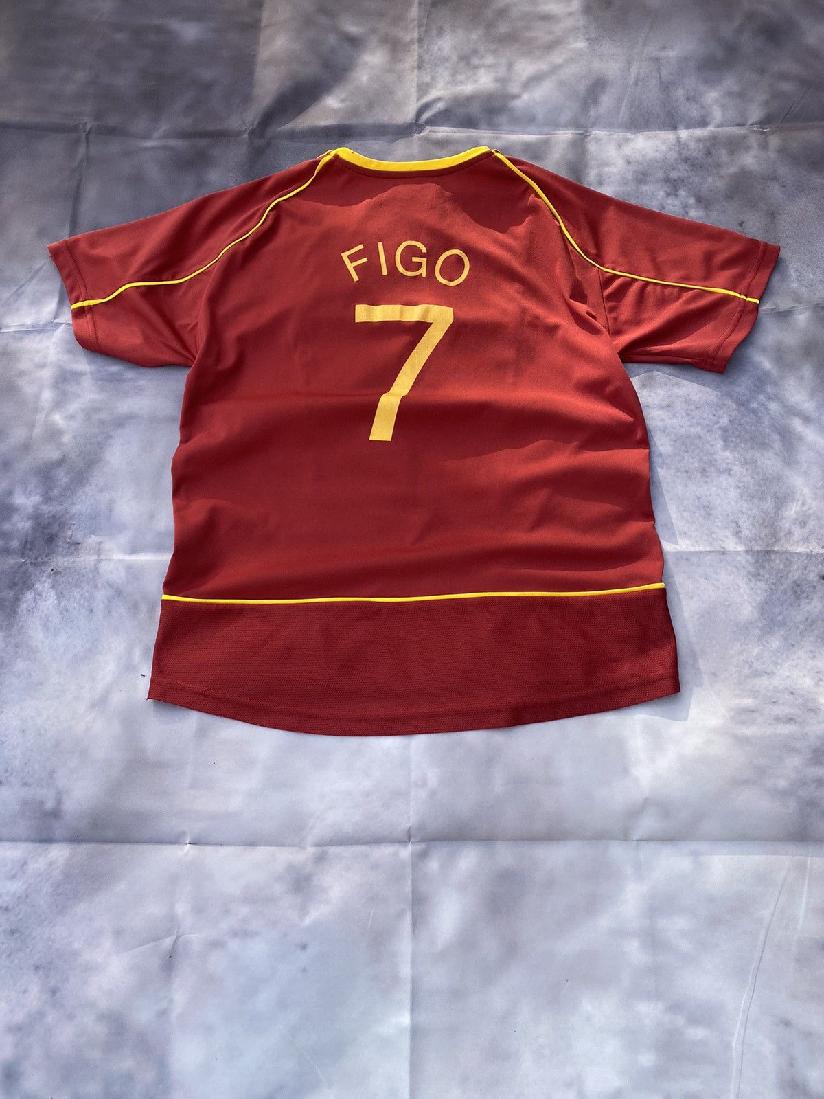 Vintage Vintage Portugal 2002-04 Home Football Soccer Jersey Figo #7 Size US M / EU 48-50 / 2 - 10 Thumbnail