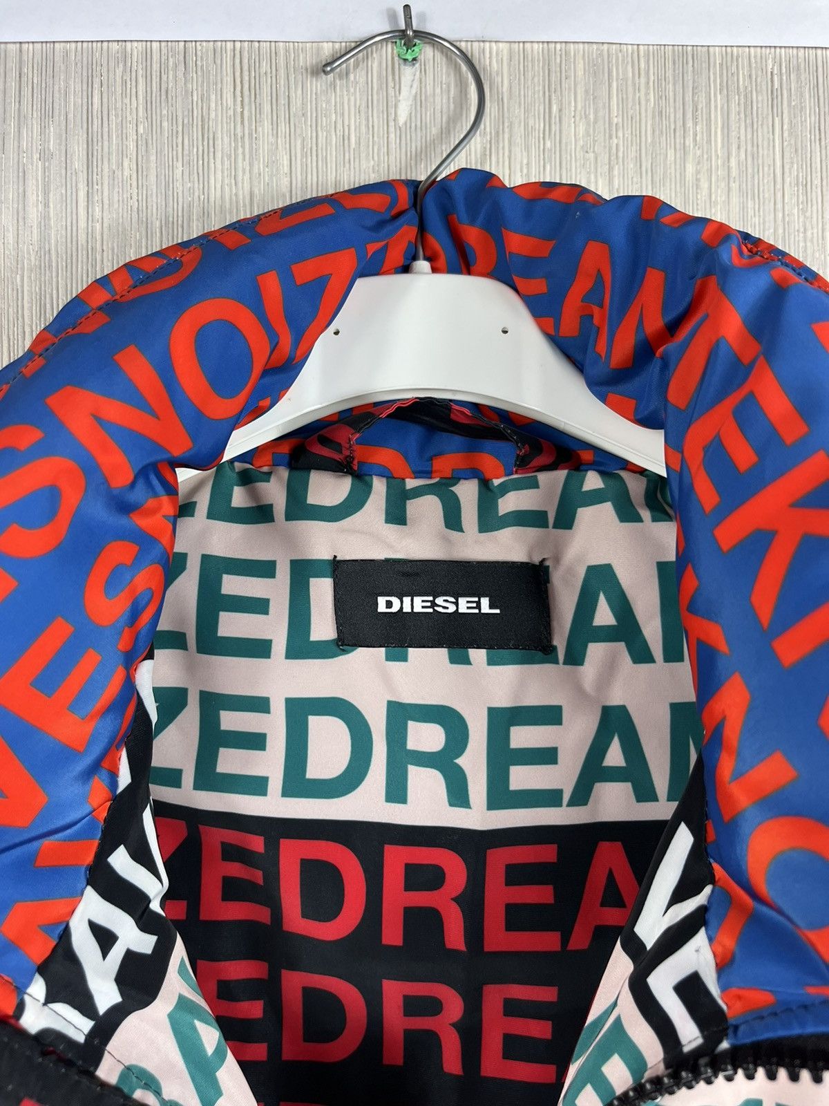 Diesel Diesel puffer boxy oversized down jacket full print words Size US S / EU 44-46 / 1 - 10 Thumbnail