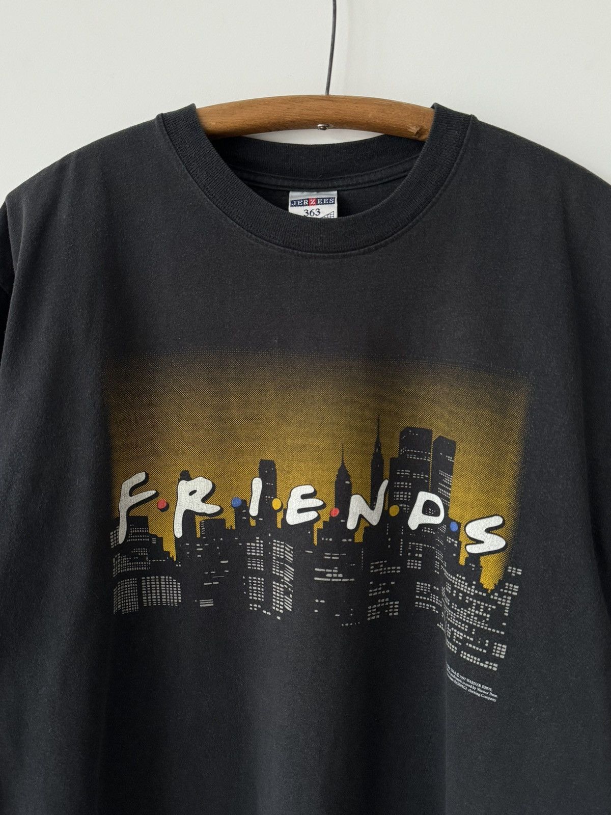 Vintage Vintage 1997 Friends TV Show Promo T-Shirt Size US XL / EU 56 / 4 - 2 Thumbnail