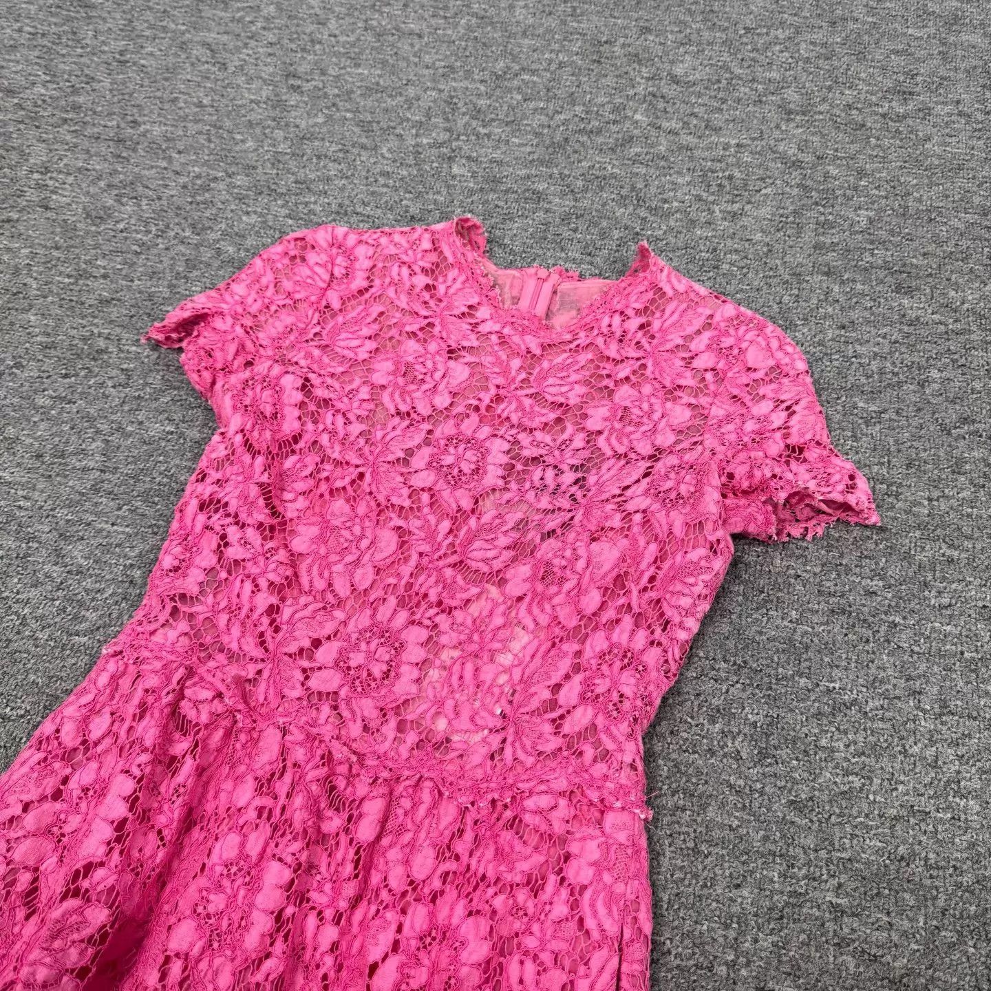 Valentino Valentino Fluo Magenta Floral Lace short-sleeve waist dress Size XS / US 0-2 / IT 36-38 - 3 Thumbnail