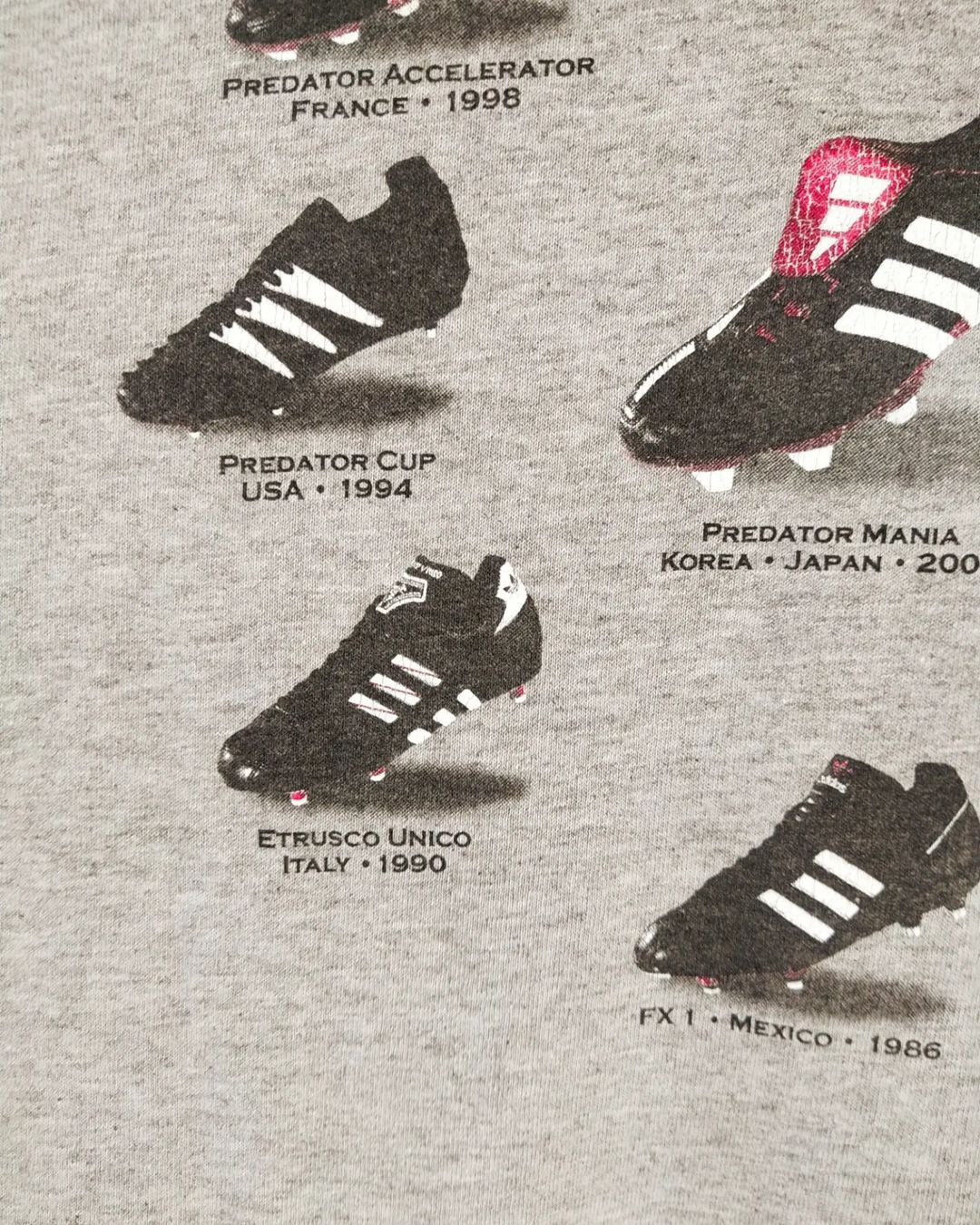 Adidas Vintage Adidas FIFA World Cup 2002 Shoes Art Tees Size US L / EU 52-54 / 3 - 6 Thumbnail