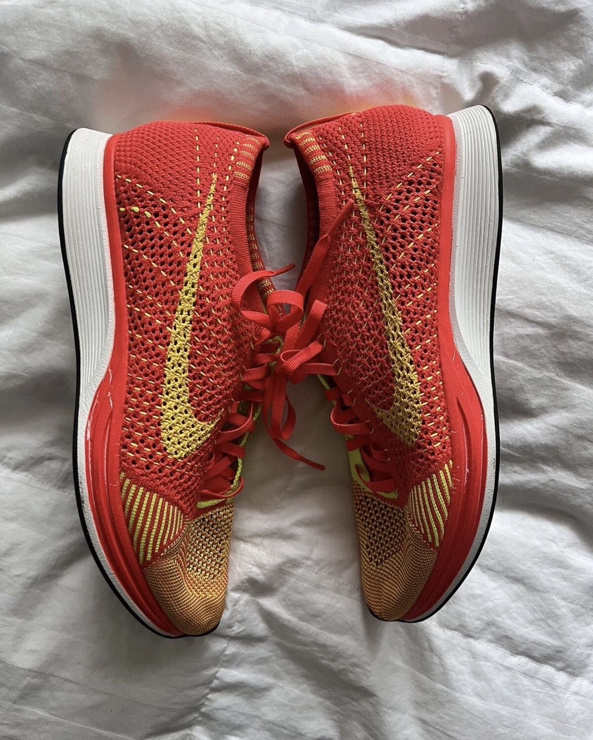 Nike Flyknit Racer Bright Crimson Size US 10.5 / EU 43-44 - 6 Thumbnail