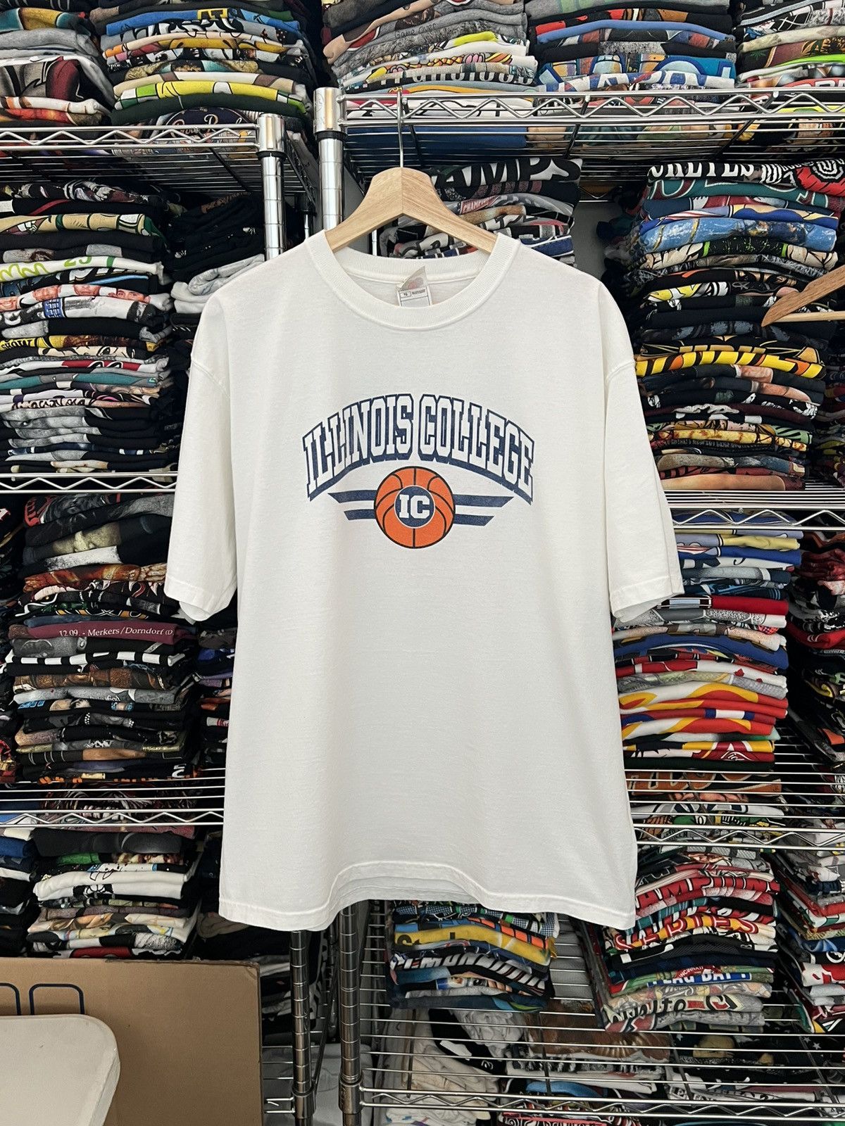 NCAA 2000s Illinois College Basketball NBA Team Tee Size US XL / EU 56 / 4 - 1 Thumbnail