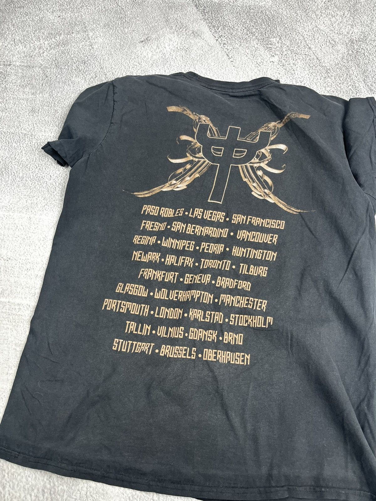 Band Tees OFFICIAL JUDAS PRIEST 2015 WORLD TOUR T-SHIRT - BLACK, SIZE Size US M / EU 48-50 / 2 - 5 Thumbnail