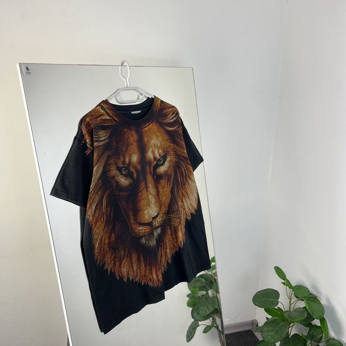 Vintage Vintage 1996 Lion Allover Print Single Stitch T-Shirt Size US L / EU 52-54 / 3 - 1 Thumbnail