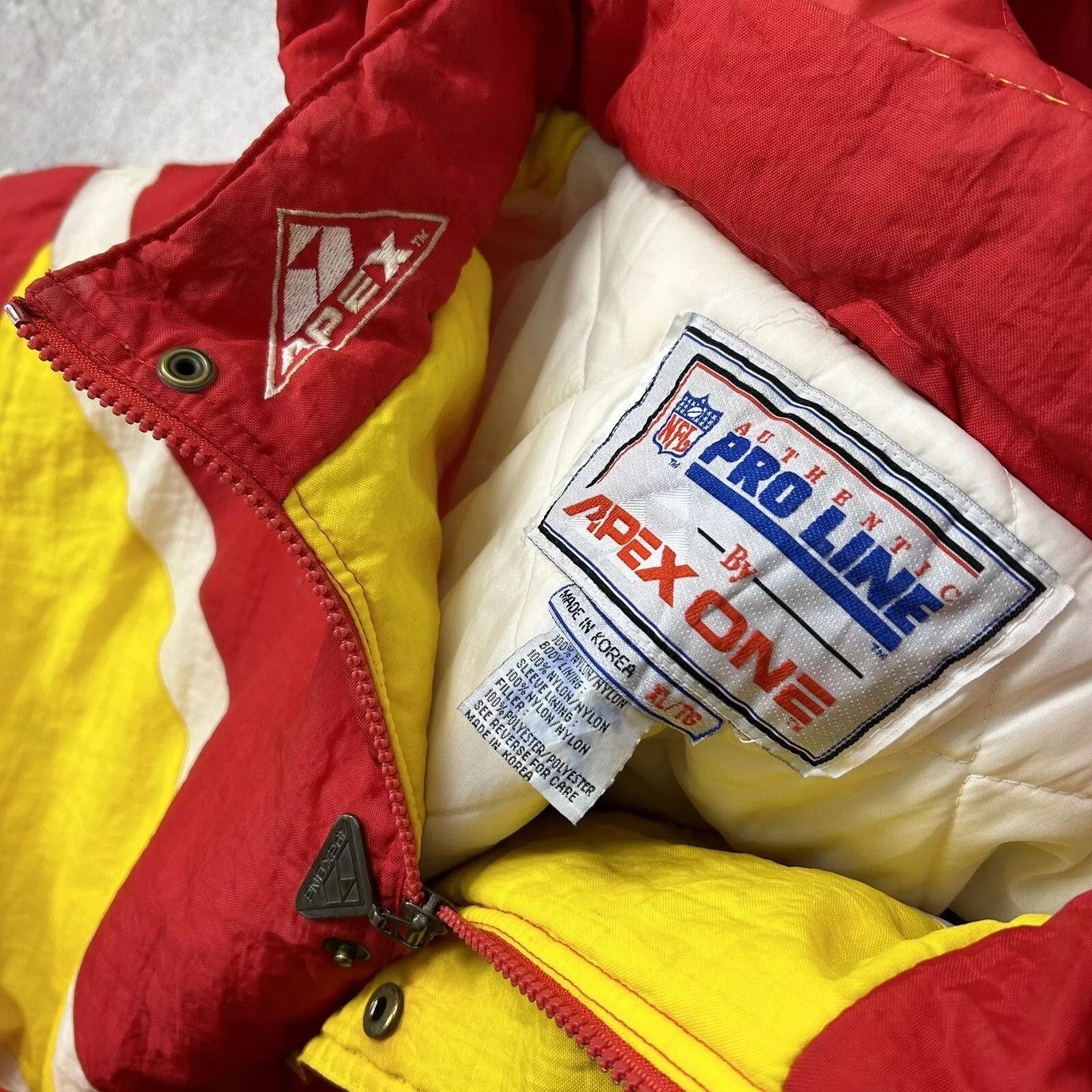 Apex One × NFL × Vintage Kansas City CHIEFS APEX ONE AUTHENTIC PRO LINE PUFFER JACKET Size US XL / EU 56 / 4 - 6 Thumbnail