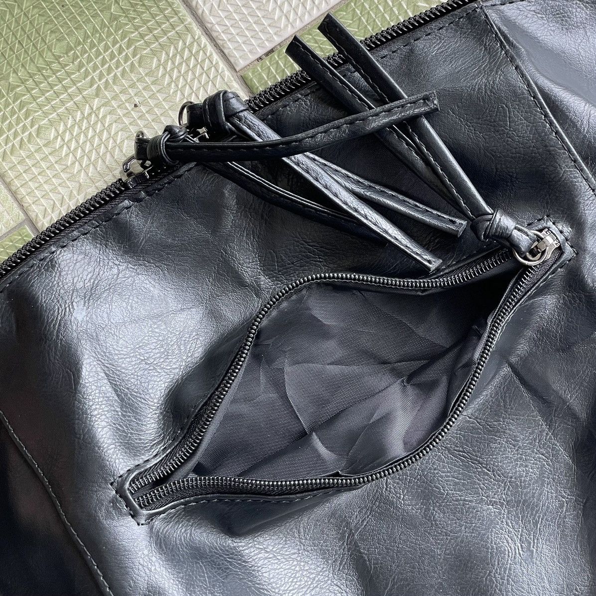Hypebeast Unbrand Oversized Vinly Black Crossbody Size ONE SIZE - 6 Thumbnail