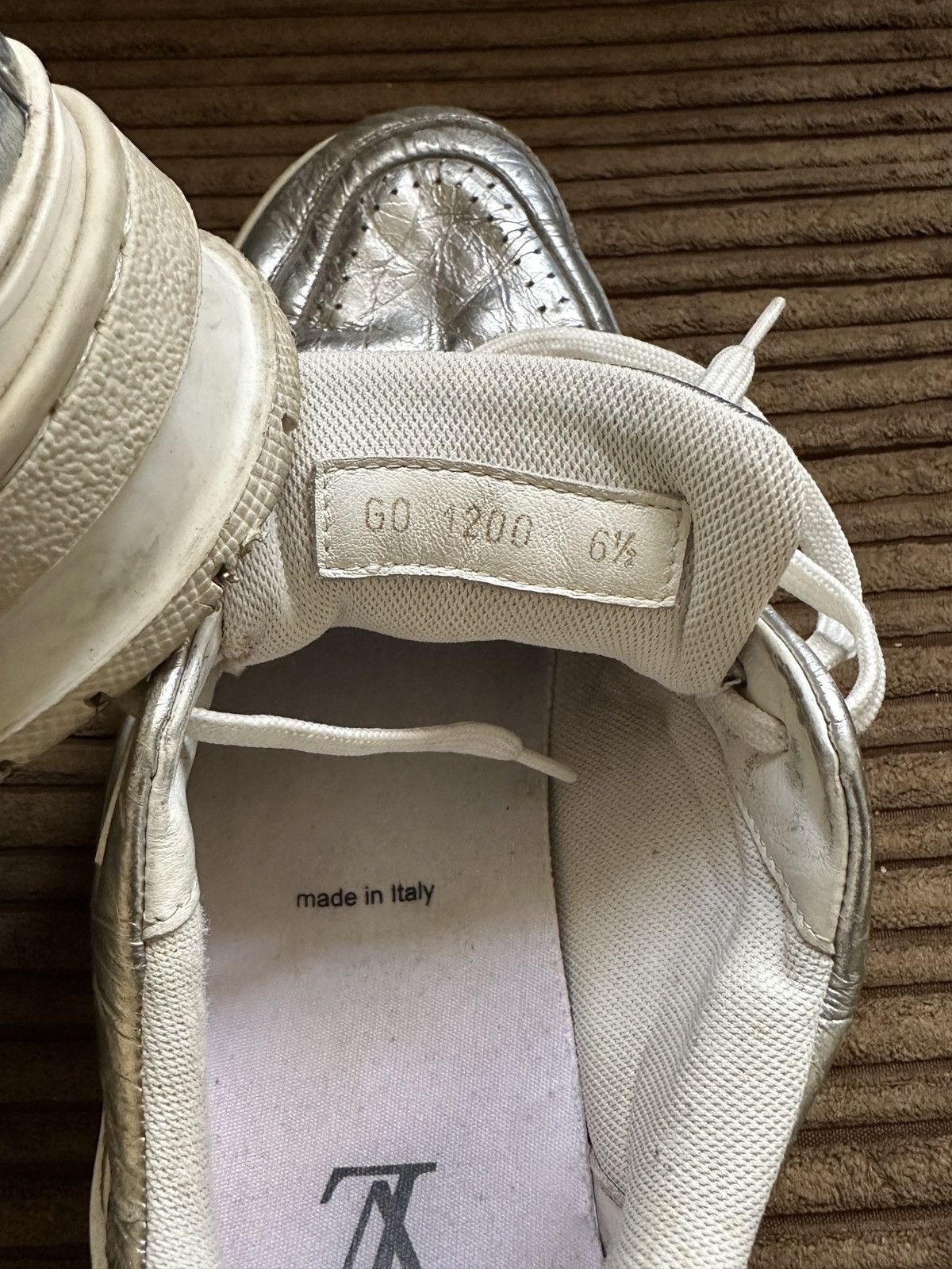 Louis Vuitton Louis Vuitton OG Trainer Silver Metallic Size US 7.5 / EU 40-41 - 7 Thumbnail