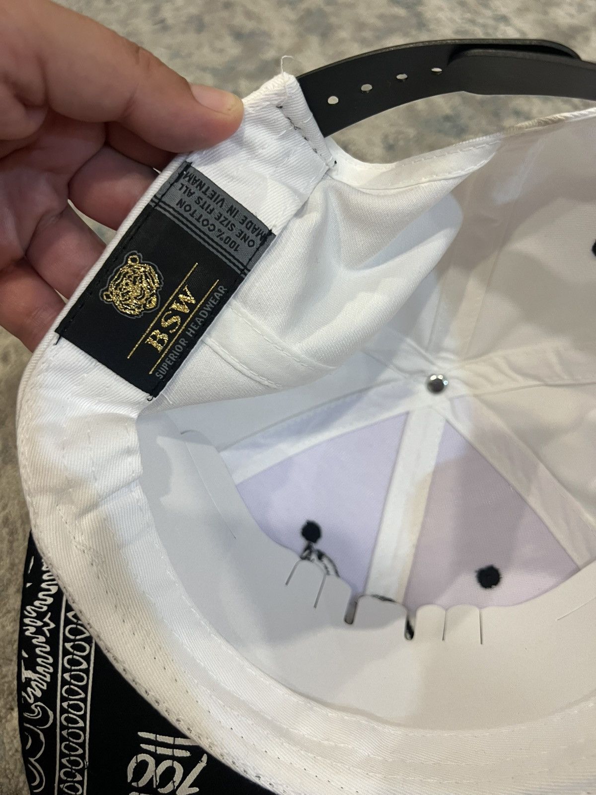 Other White and Black snap back Size ONE SIZE - 3 Thumbnail