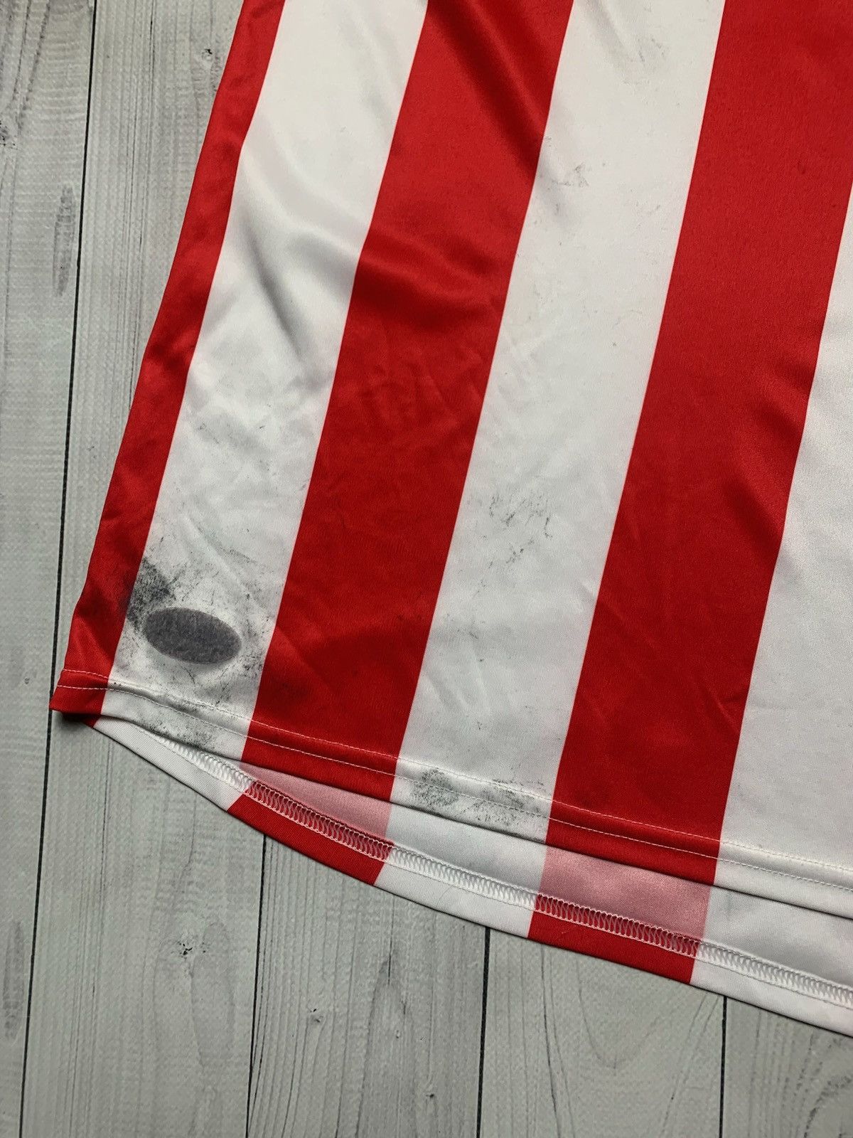Lonsdale × Vintage Vintage Londsdale Sunderland soccer jersey size L striped Size US L / EU 52-54 / 3 - 4 Thumbnail