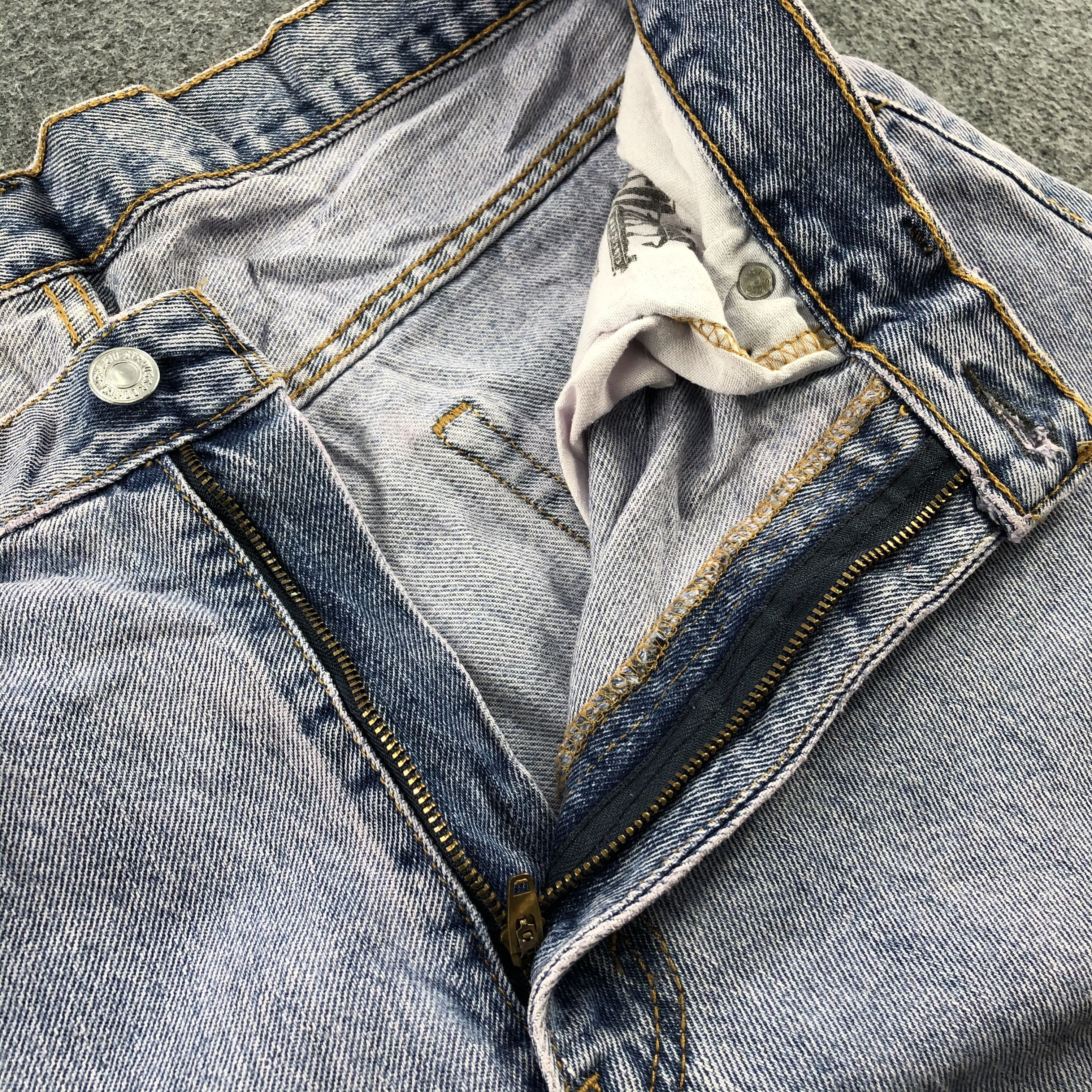 Levi's Light Washed Denim Vintage Levis 550 Jeans-J1036 Size US 34 / EU 50 - 7 Thumbnail