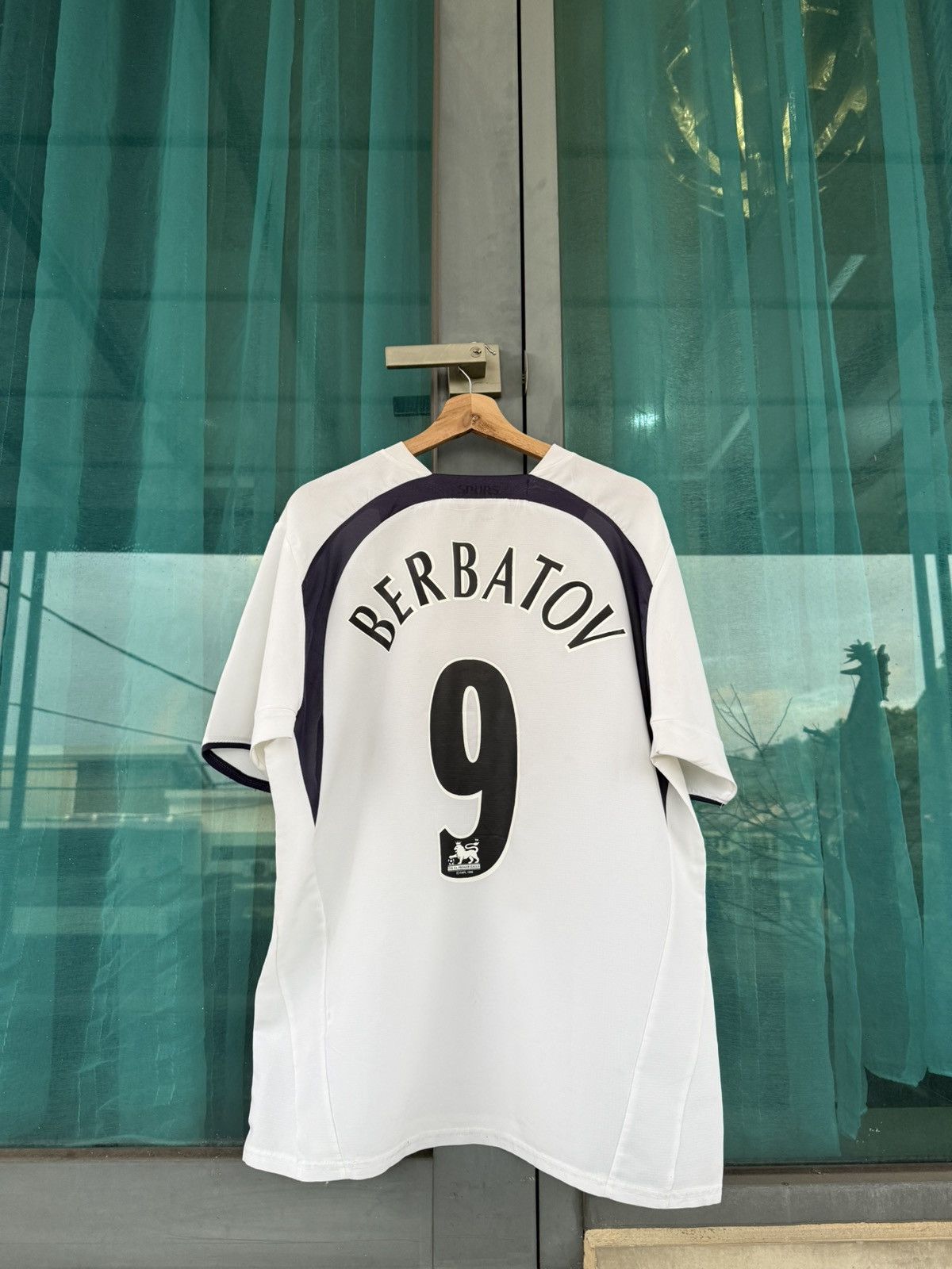 Puma × Vintage Tottenham Hotspurs 2006/2007 Berbatov #9 Size US XL / EU 56 / 4 - 2 Thumbnail