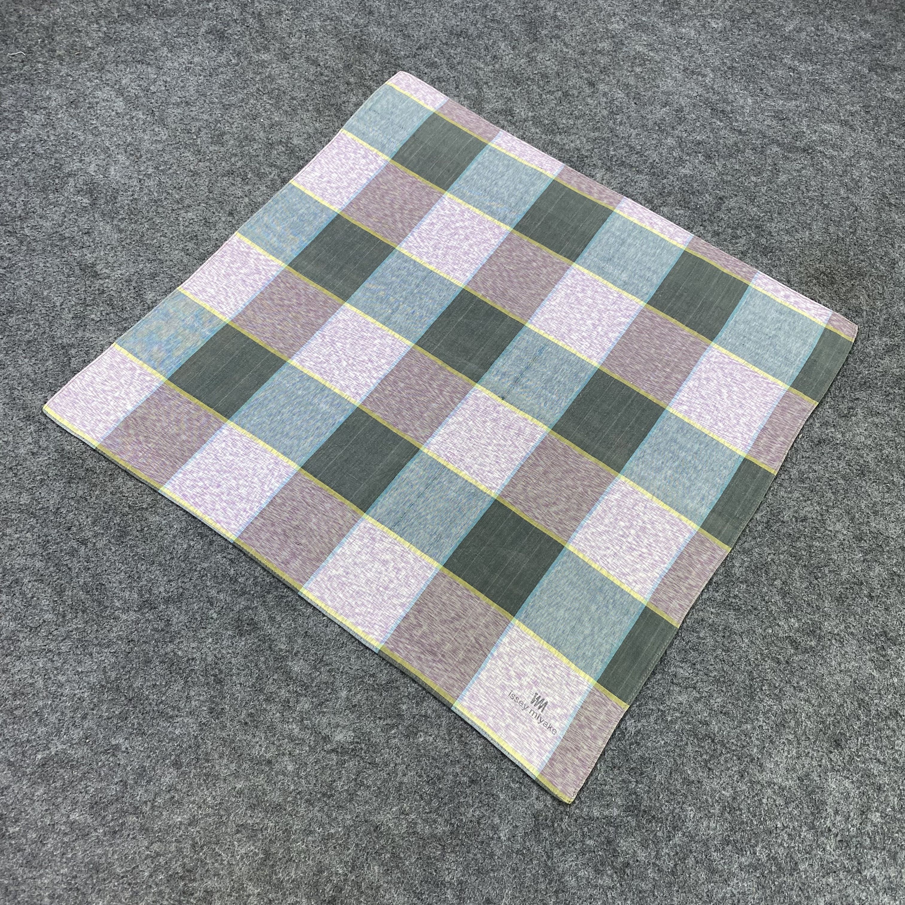 Issey Miyake Issey Miyake Handkerchief Neckerchief Bandana-B1917 Size ONE SIZE - 4 Thumbnail