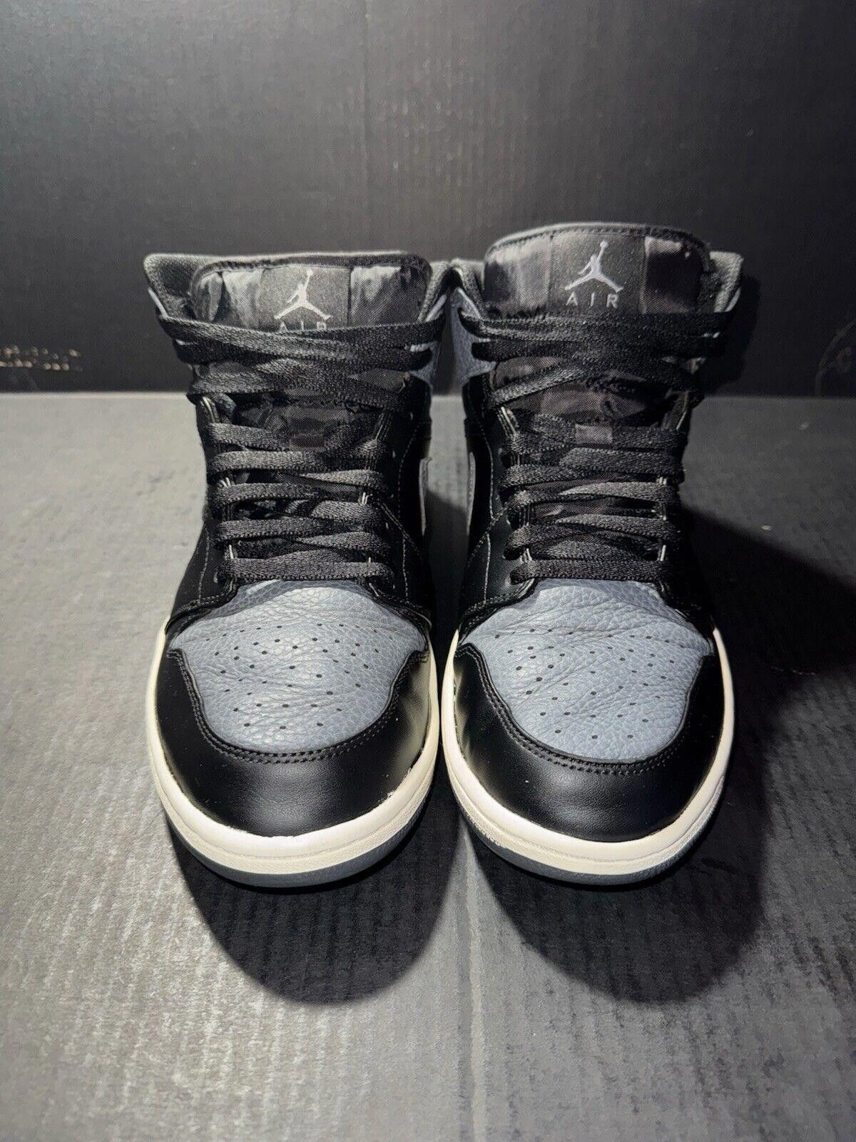 Jordan Brand Nike Air Jordan 1 Retro Mid Black Grey 554724-041 Sz 10.5 Size US 10.5 / EU 43-44 - 3 Thumbnail