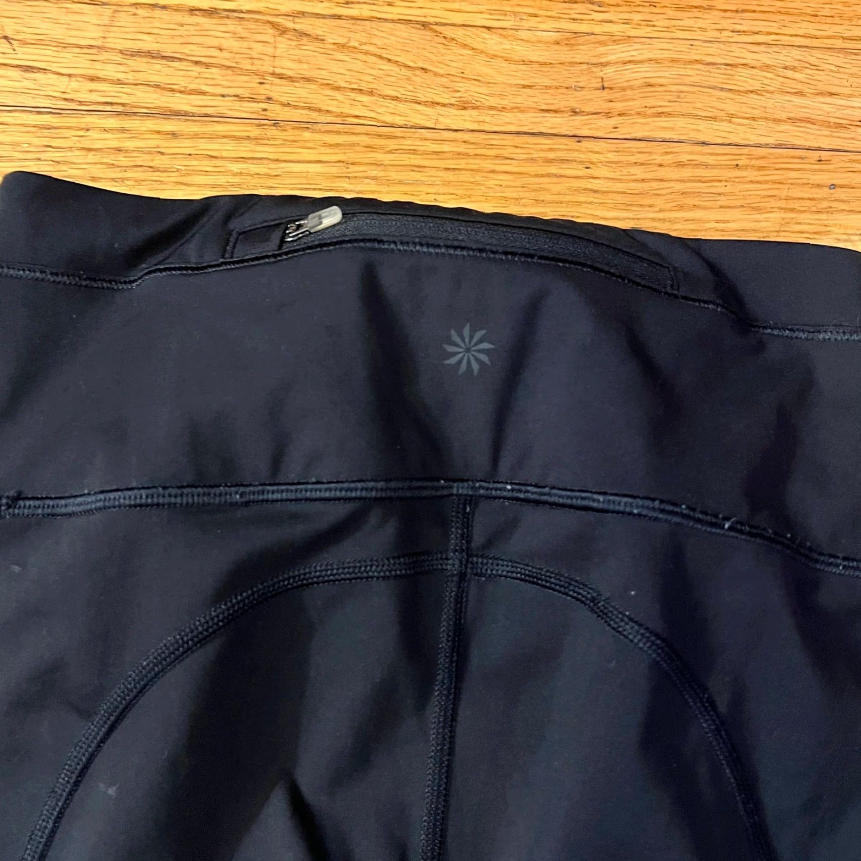 Athleta Athleta Leggings Womens XS Accelerate Lasercut 7/8 Tight Black Pants Size 26" / US 2 / IT 38 - 2 Thumbnail