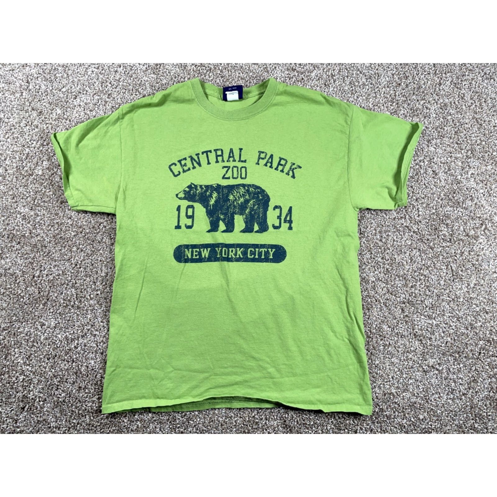 Vintage MV Sport T-Shirt Adult Large Green New York City Central Park Bear Print Mens Size US L / EU 52-54 / 3 - 2 Thumbnail