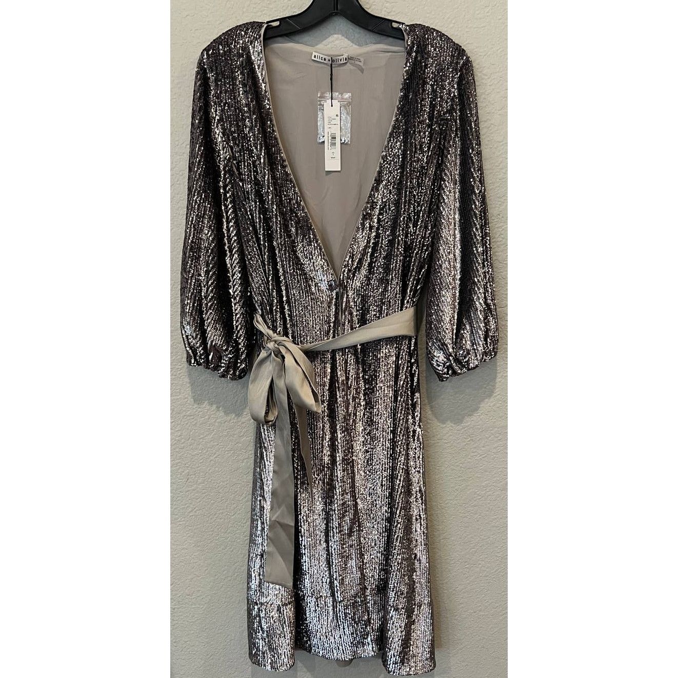 Alice + Olivia NWT ALICE + OLIVIA Anne Sequin Long Sleeve Wrap Dress Size 2 Size XS / US 0-2 / IT 36-38 - 11 Thumbnail