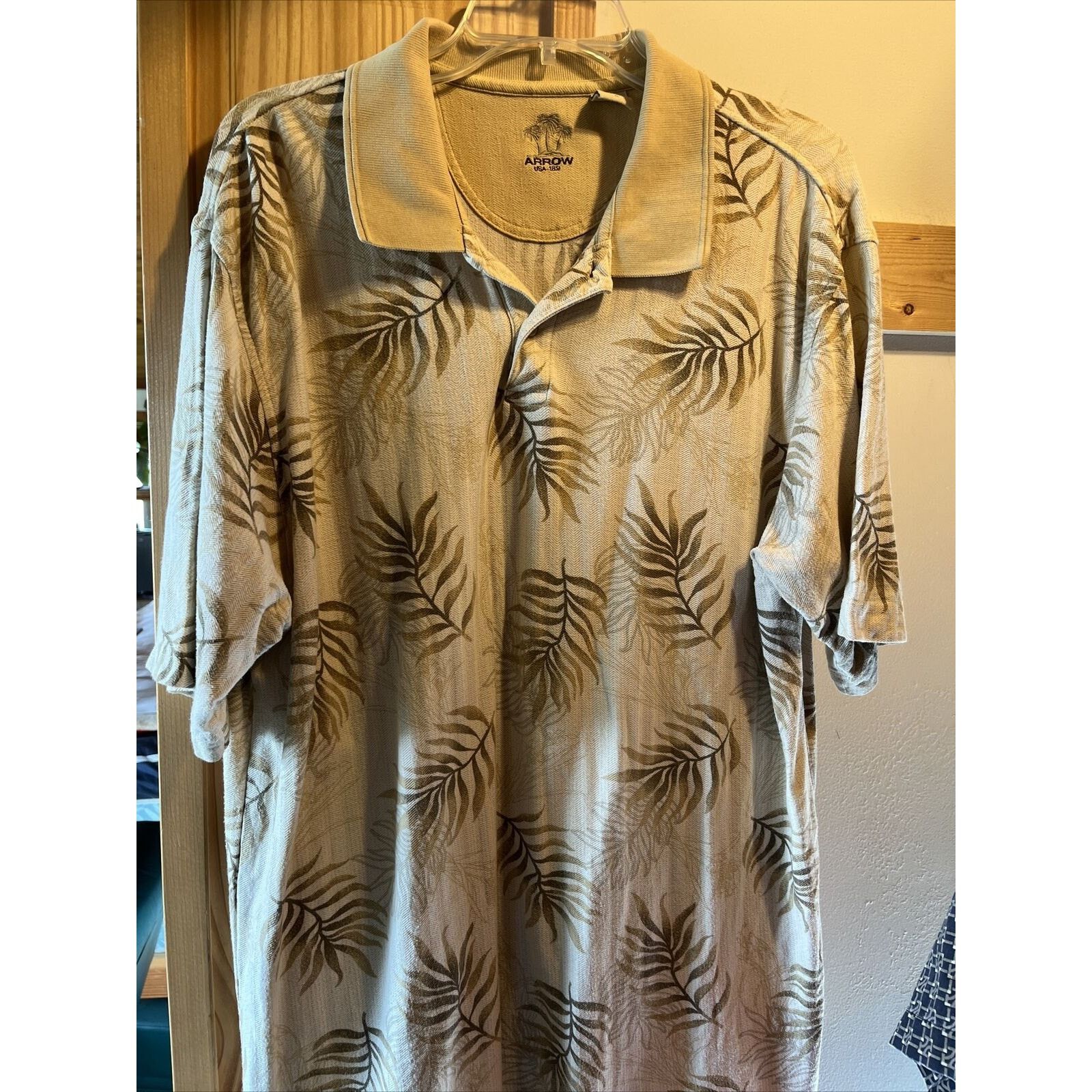 Arrow Arrow Vintage Polo Men's XL Beige Floral SS 1/4 Button Shirt Size US XL / EU 56 / 4 - 6 Thumbnail
