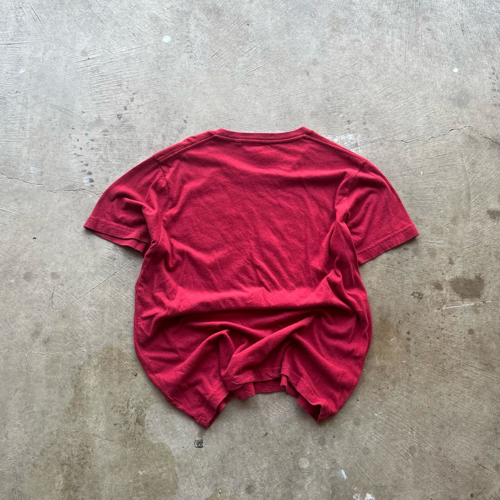 Vintage vintage y2k red t shirt guess grunge sz medium Size US M / EU 48-50 / 2 - 3 Thumbnail