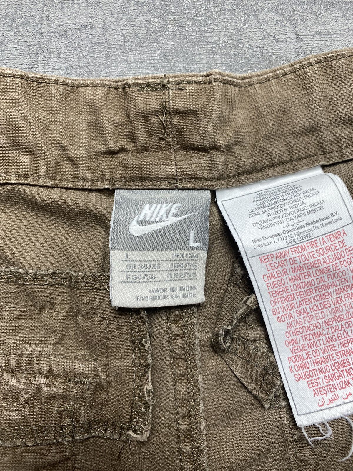 Vintage Vintage Nike Cargo Shorts Mens L Swoosh Y2K Size US 34 / EU 50 - 9 Thumbnail