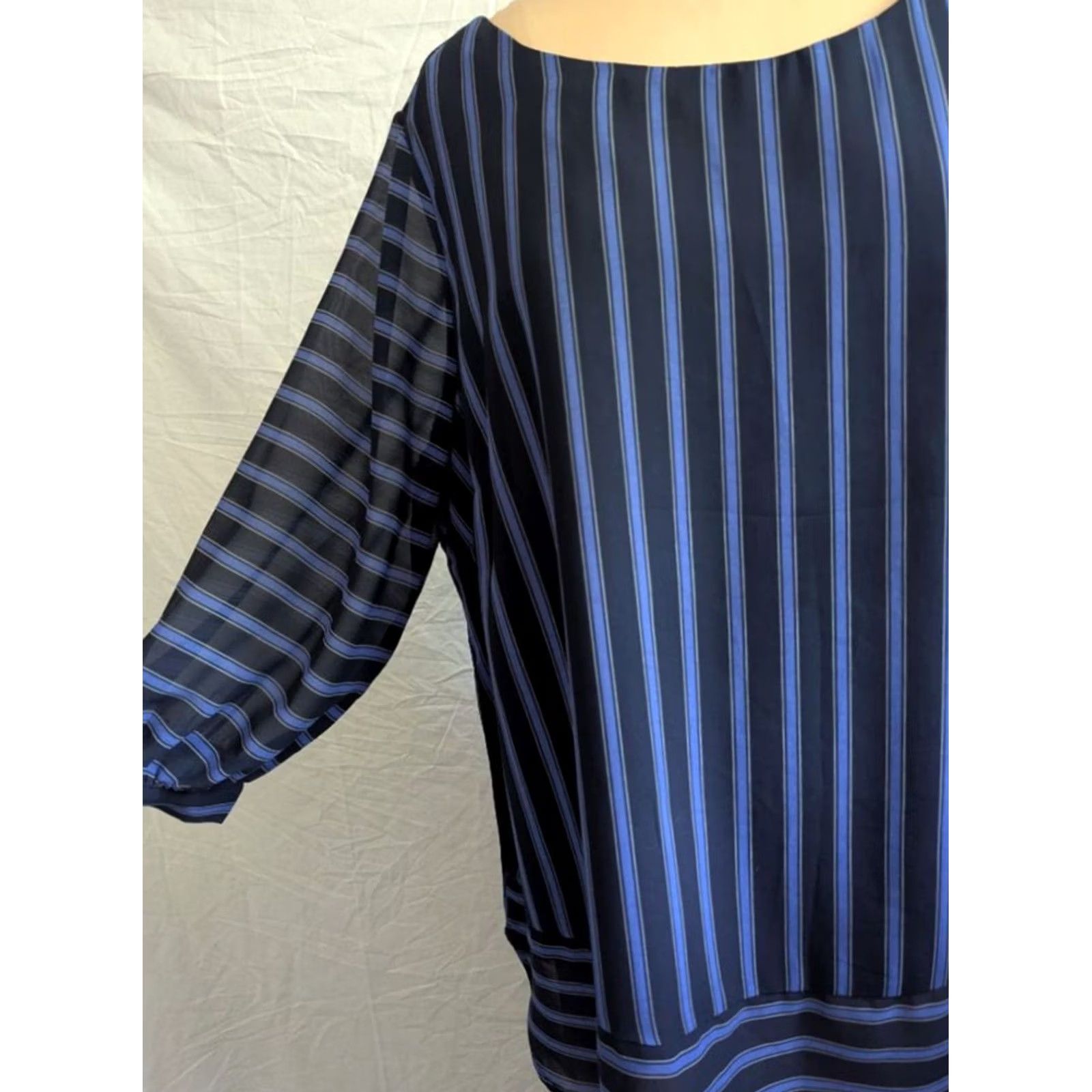 Vintage Westport Blouse 3/4 Tie Sleeve Navy & Cobalt Striped Women's 1X EUC Size XL / US 12-14 / IT 48-50 - 4 Thumbnail